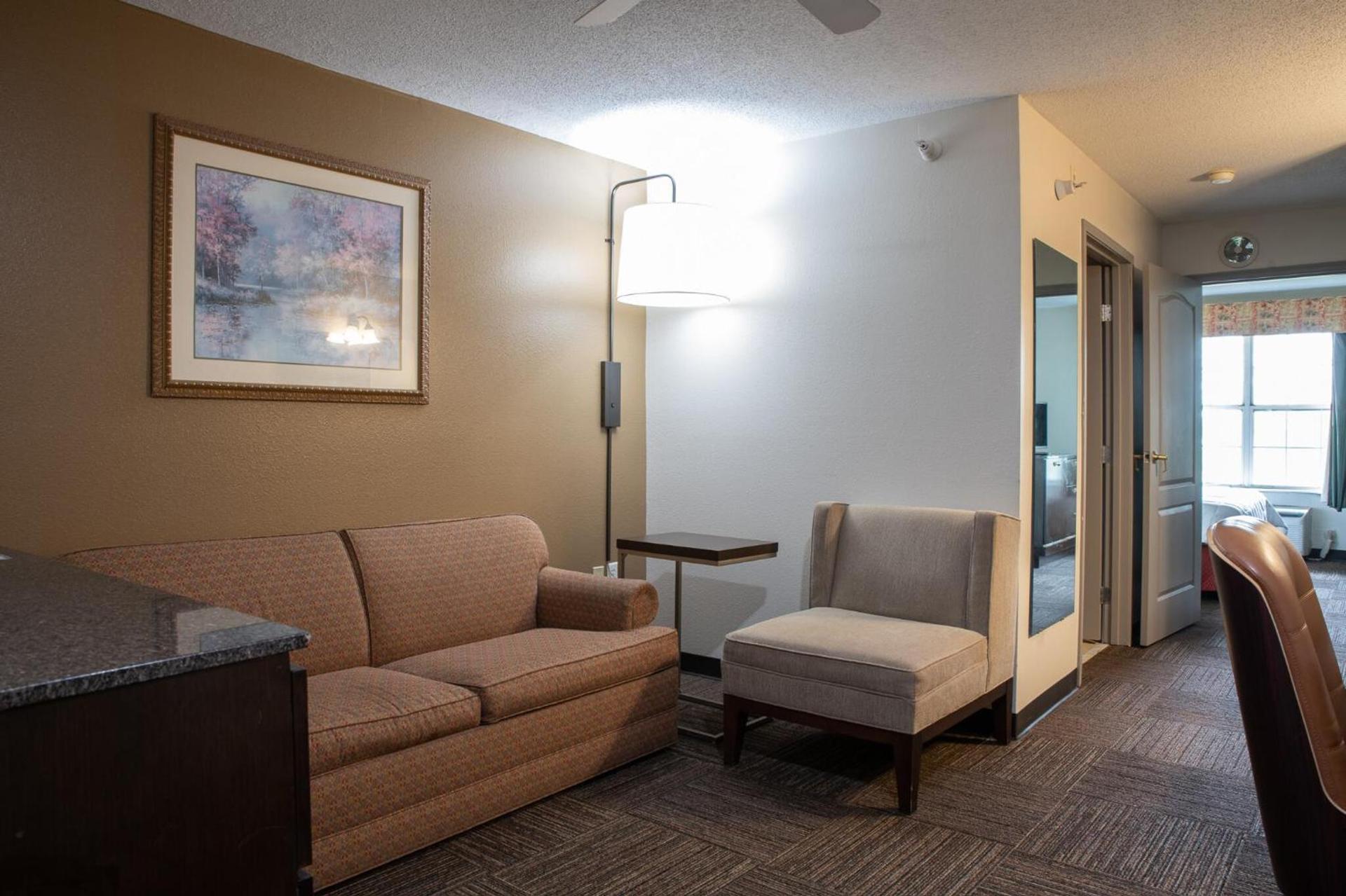 BlissPoint Inn & Suites Marion photo 18