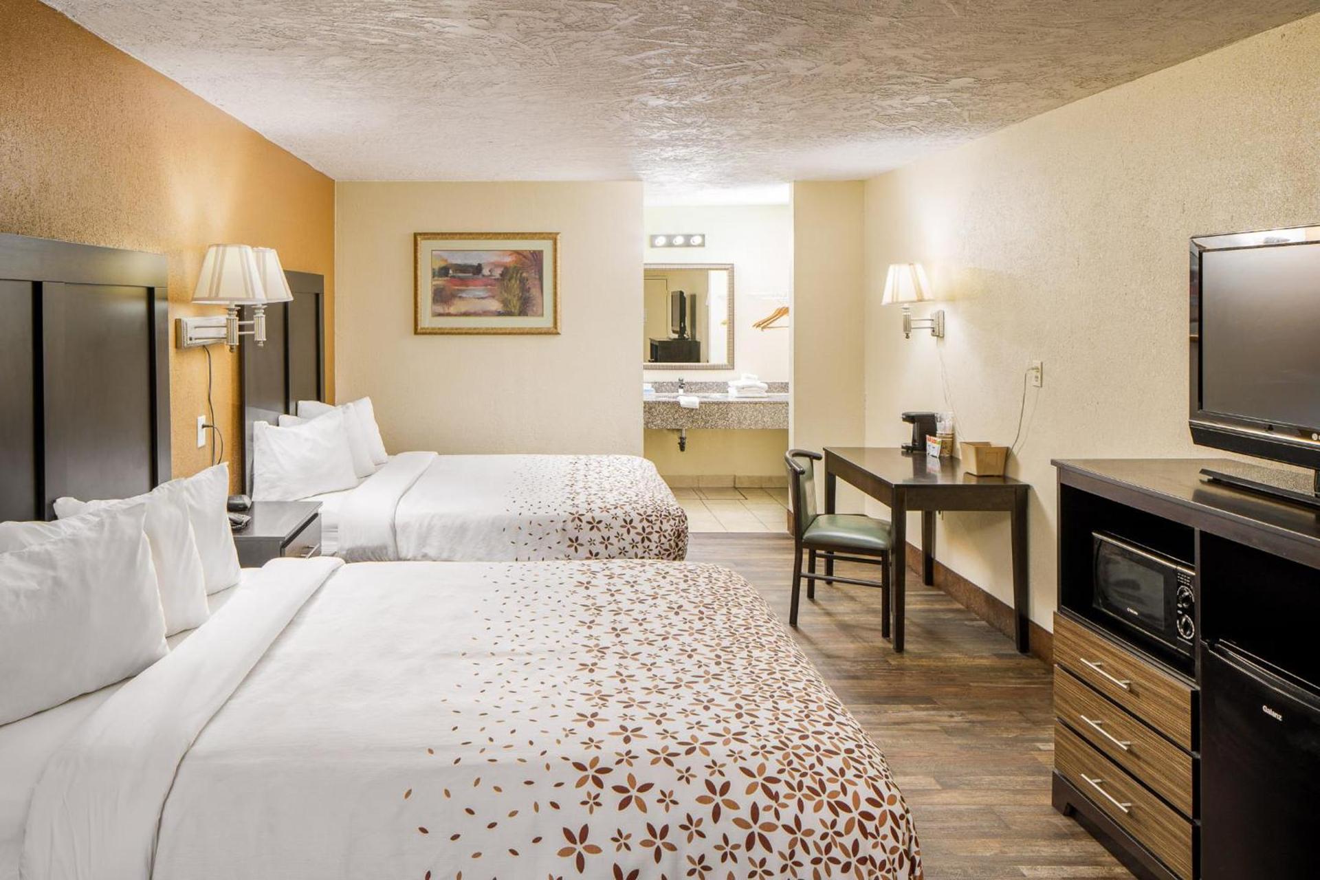 Americana Inn a Travelodge by Wyndham photo 49