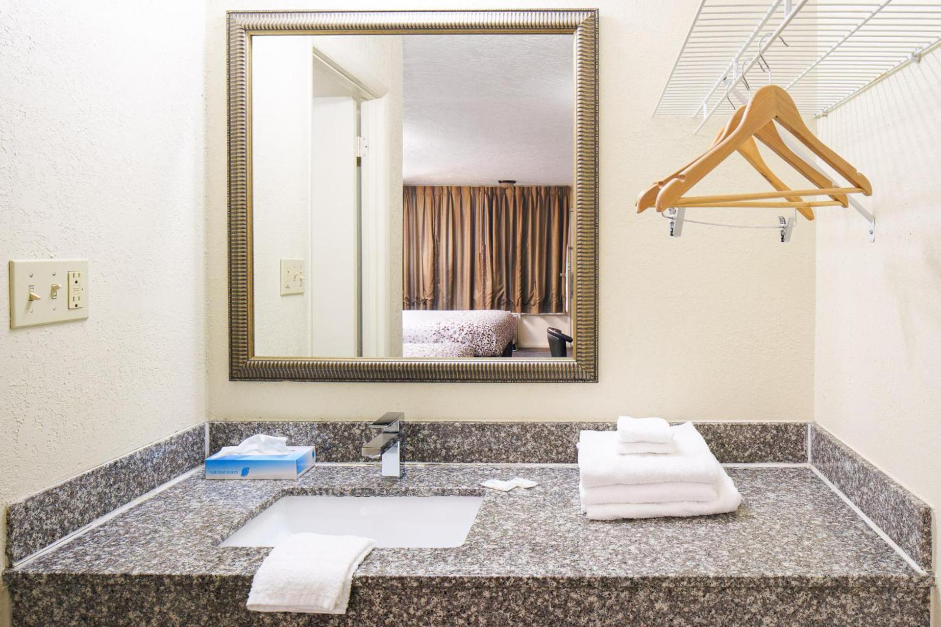Americana Inn a Travelodge by Wyndham photo 63
