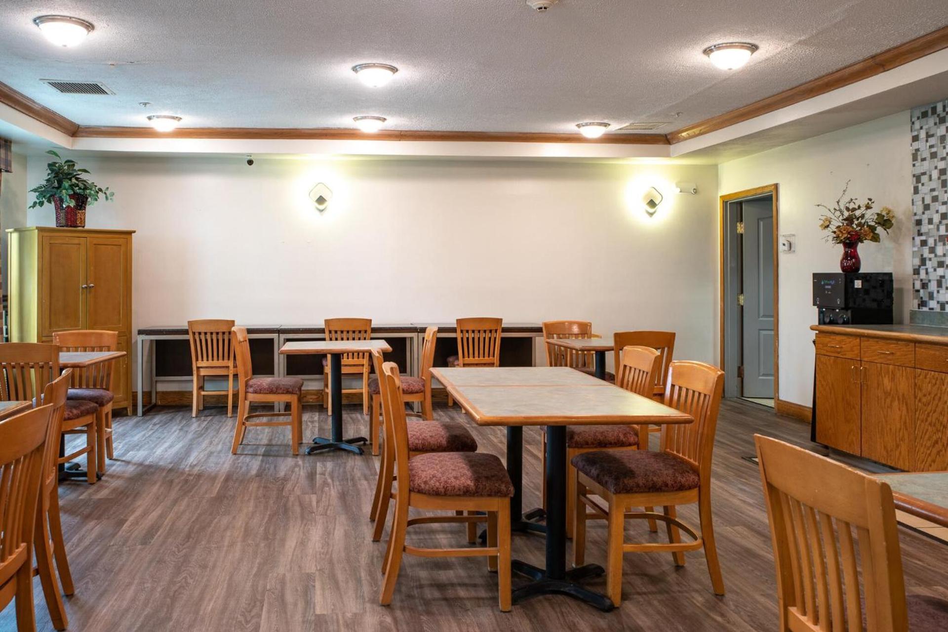 BlissPoint Inn & Suites Marion photo 33