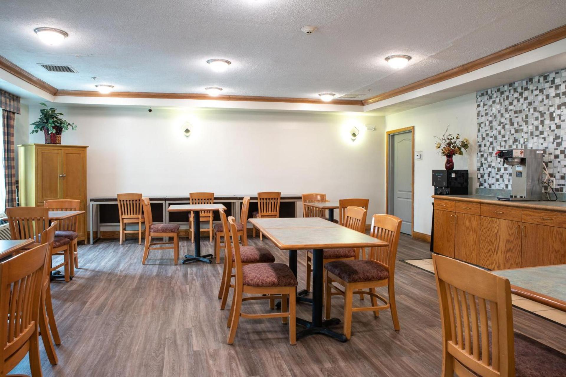 BlissPoint Inn & Suites Marion photo 34