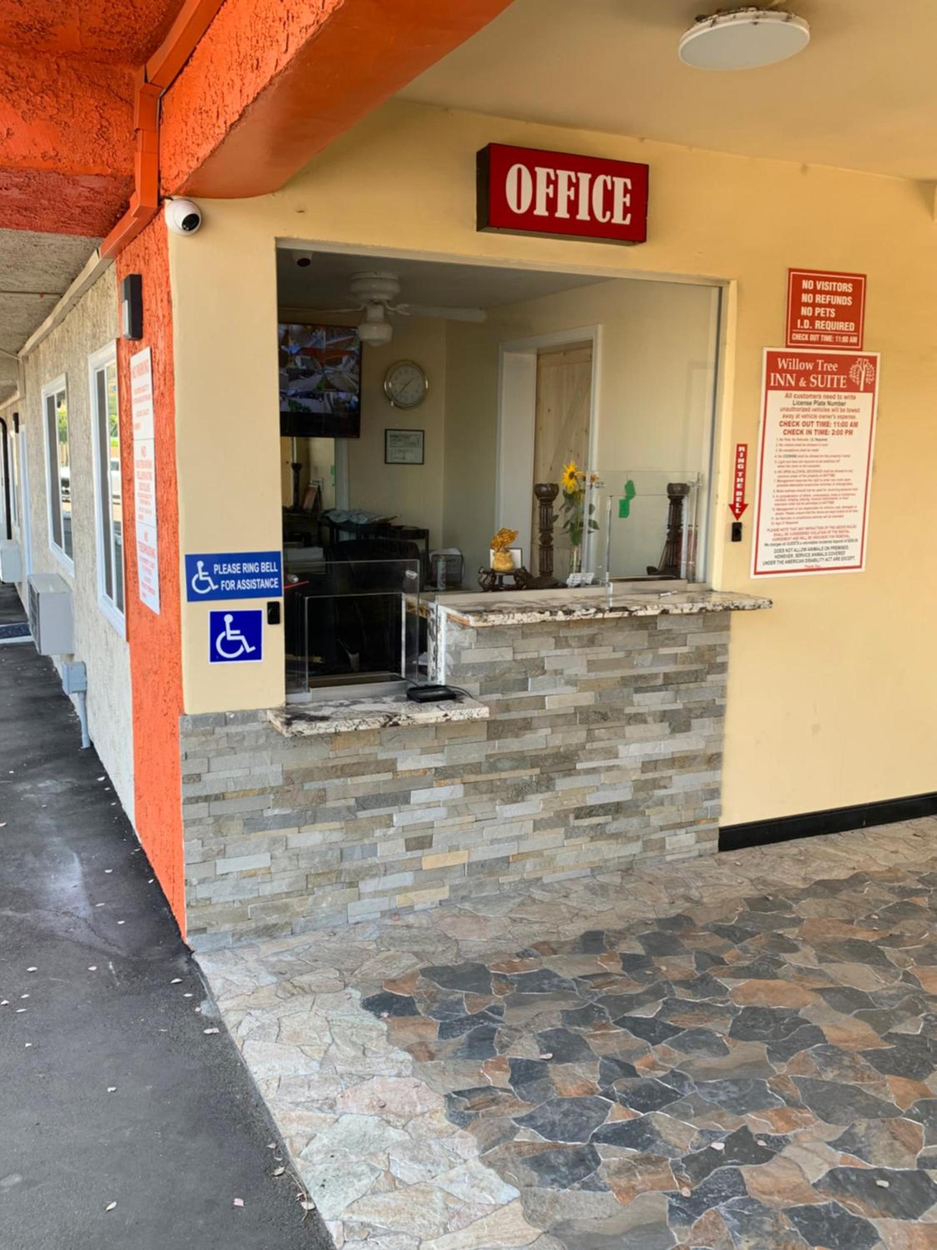 Willow Tree Inn & Suites photo 1