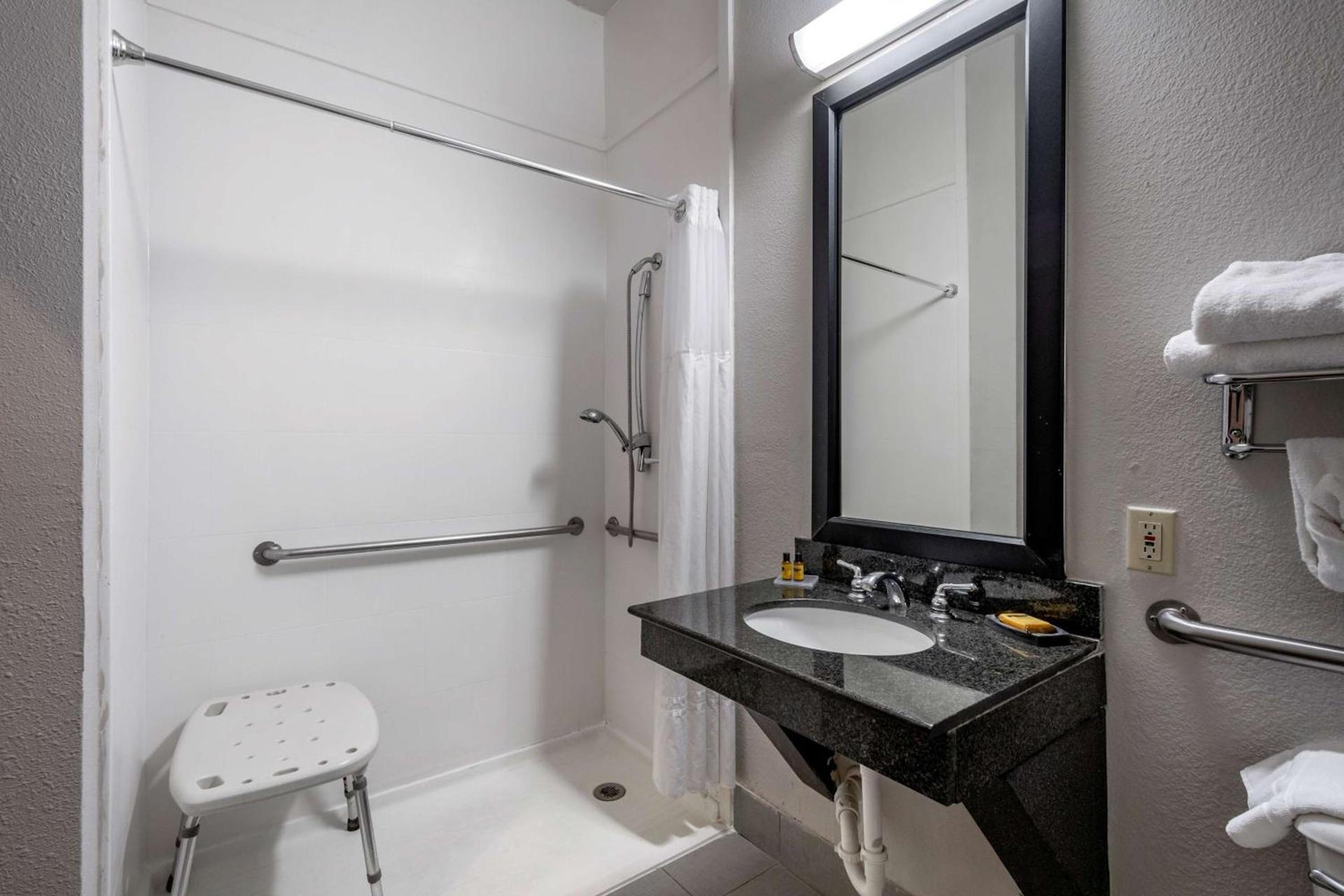 Best Western Plus McKinney Inn and Suites photo 30