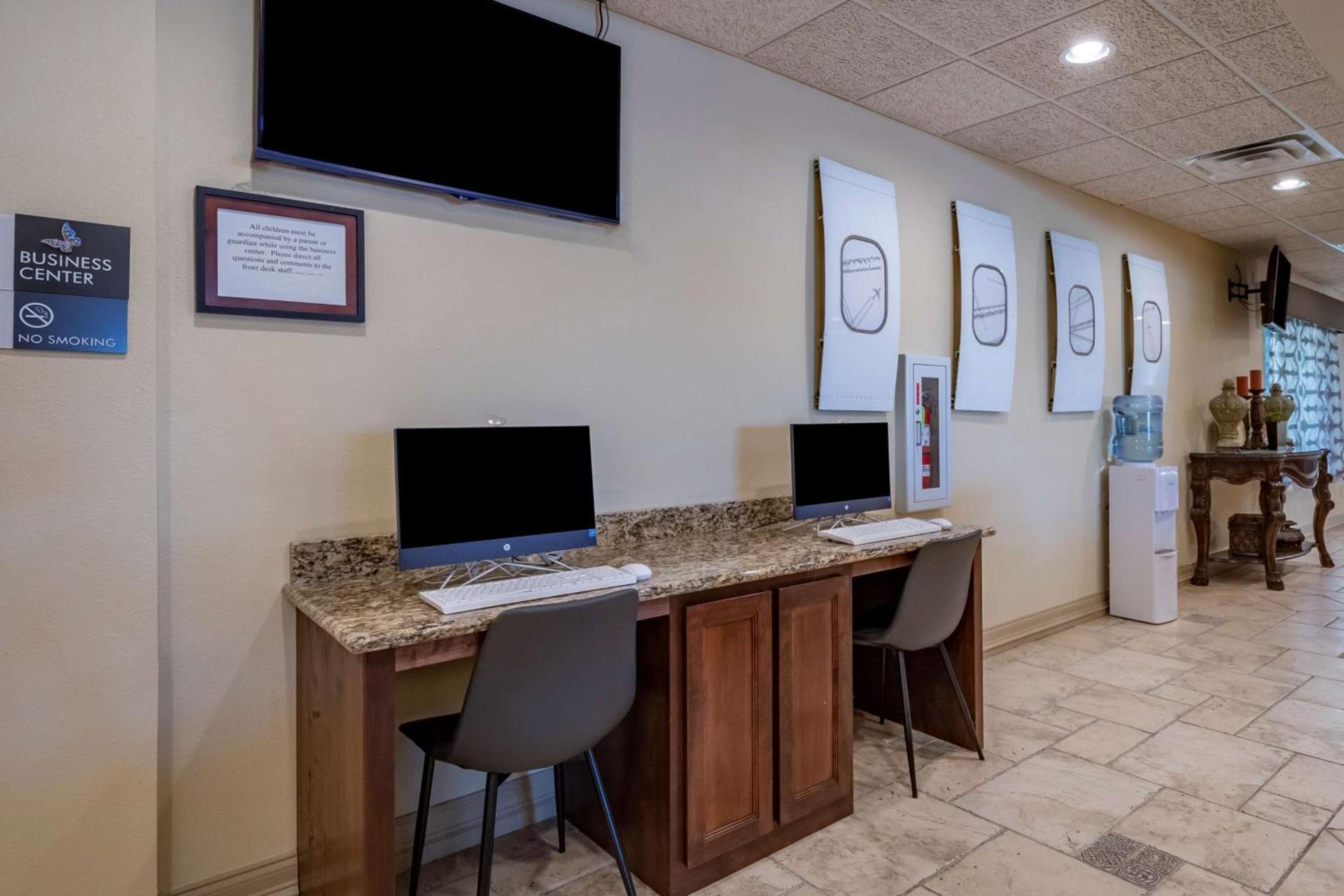 Best Western Plus Monica Royale Inn & Suites photo 38