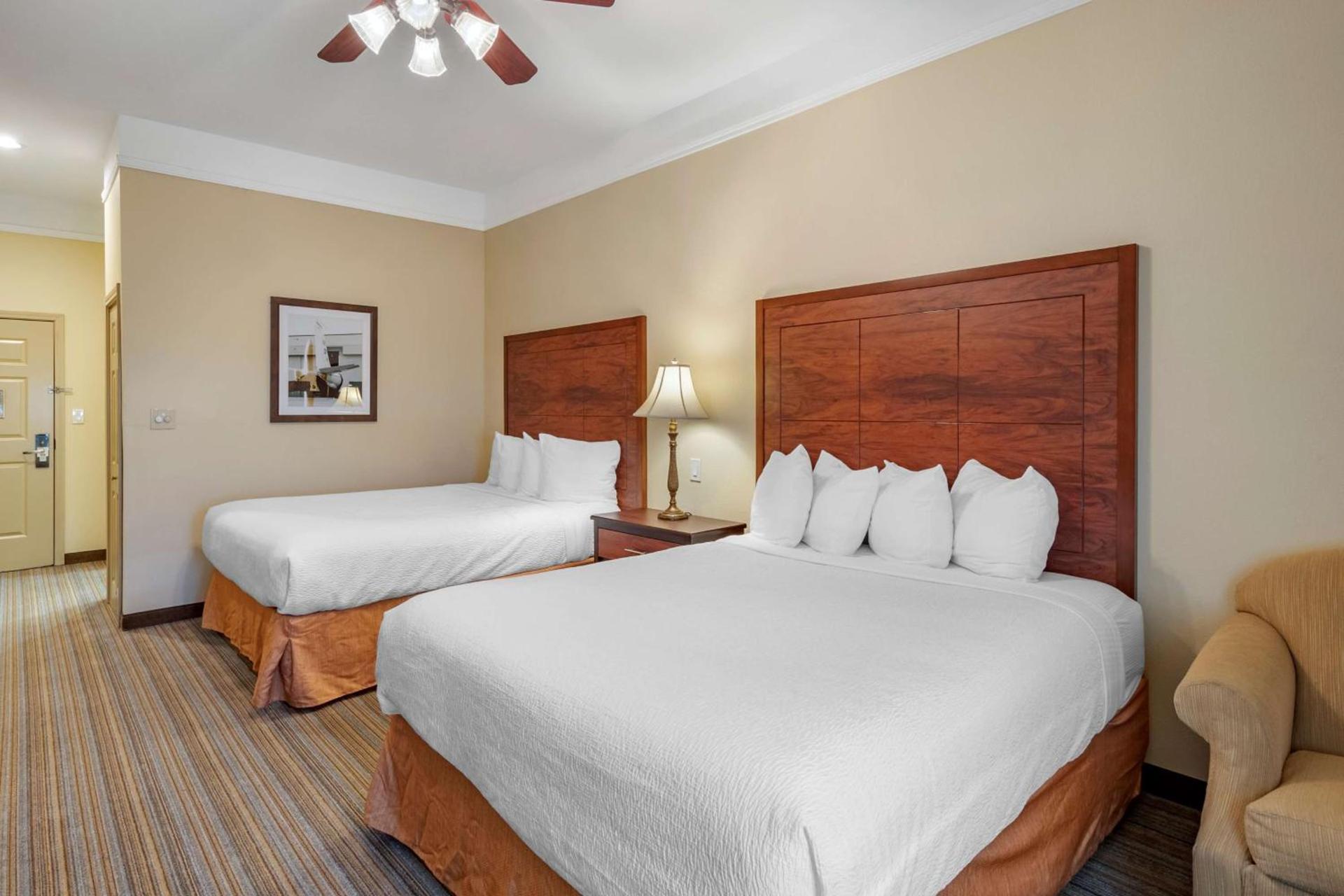 Best Western Plus Monica Royale Inn & Suites photo 18