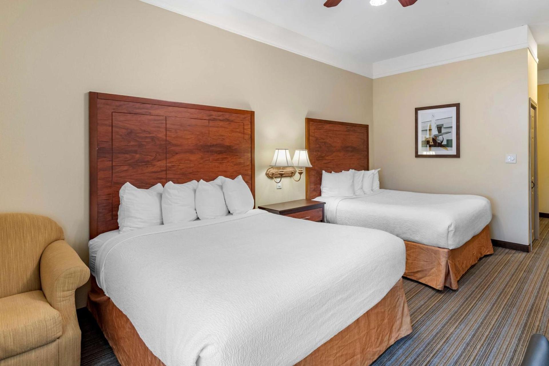 Best Western Plus Monica Royale Inn & Suites photo 31