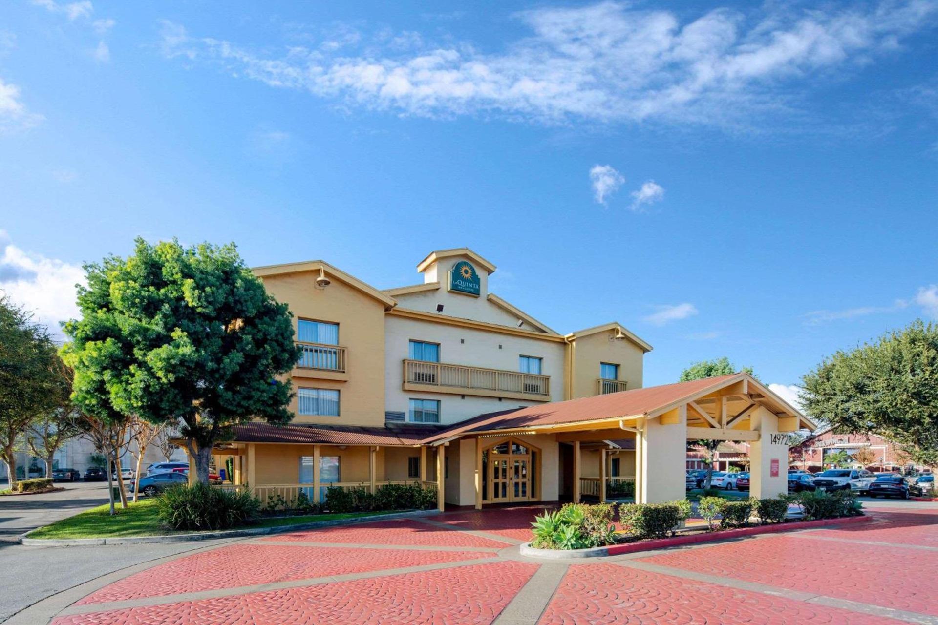 La Quinta Inn & Suites by Wyndham Irvine Spectrum photo 5