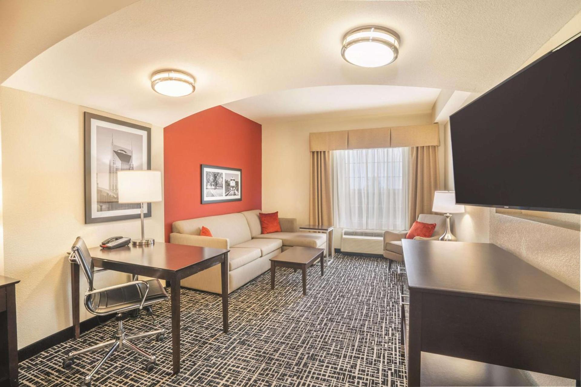 La Quinta by Wyndham Smyrna TN - Nashville photo 14