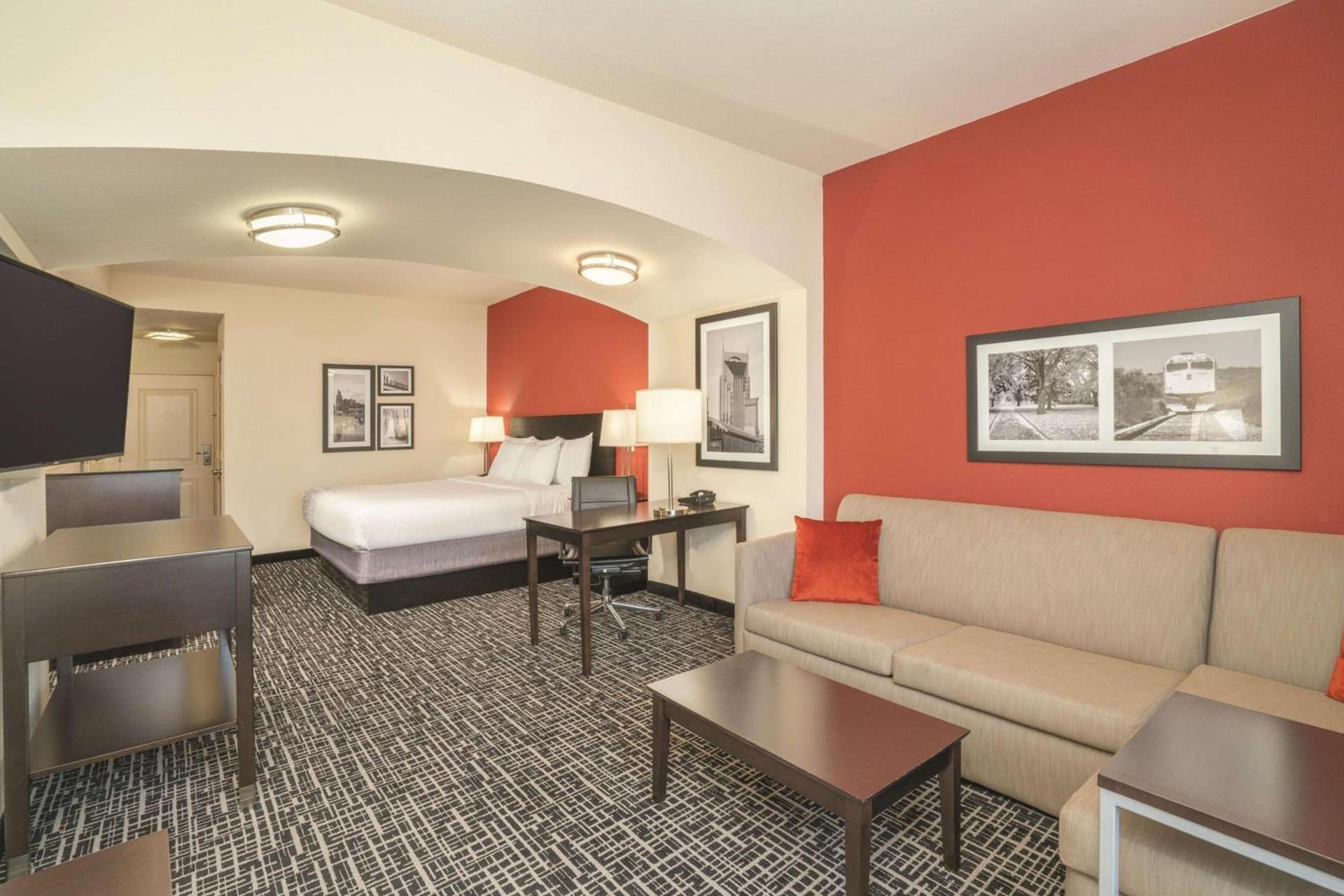 La Quinta by Wyndham Smyrna TN - Nashville photo 19