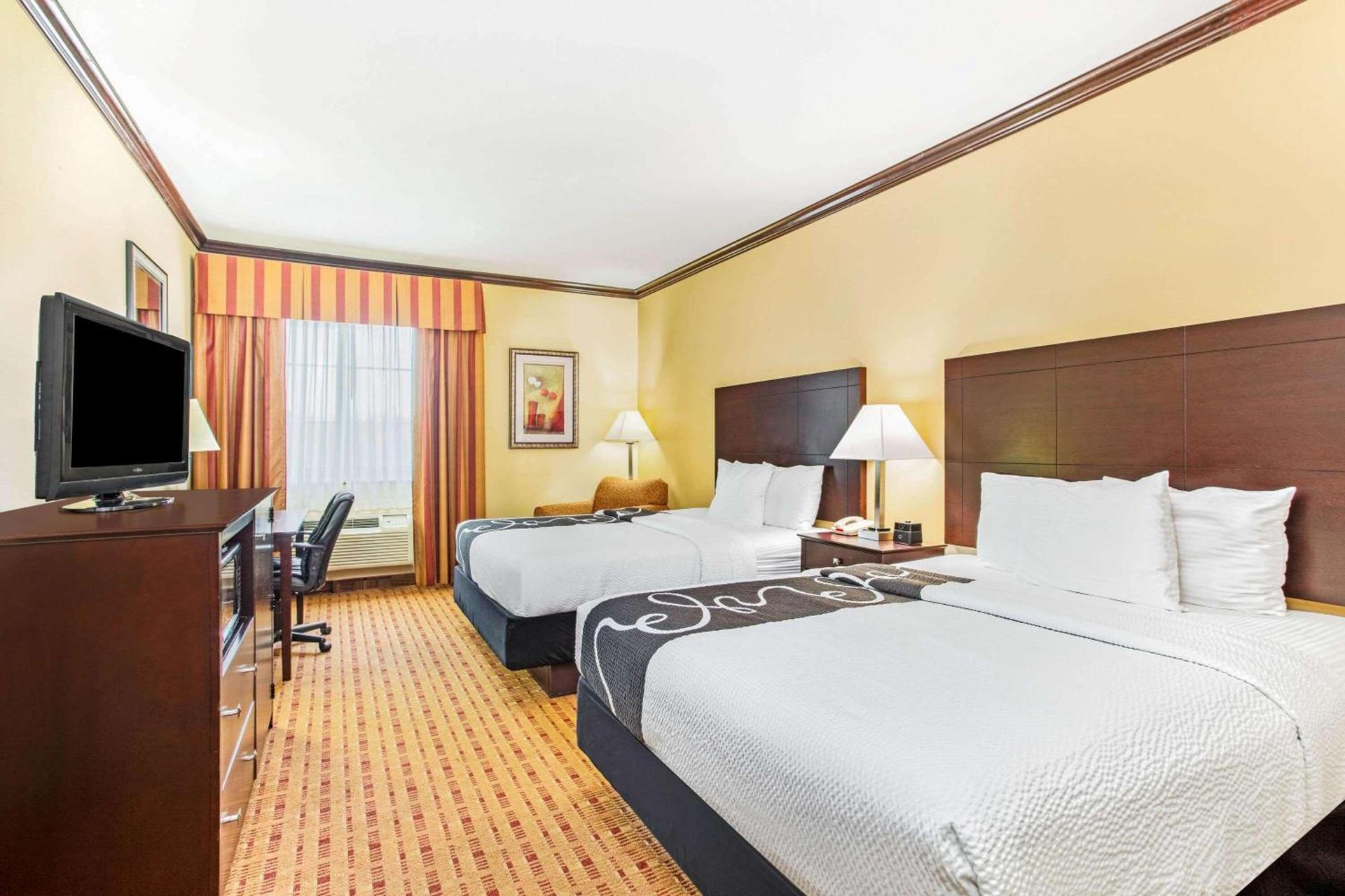 La Quinta by Wyndham Ennis photo 13