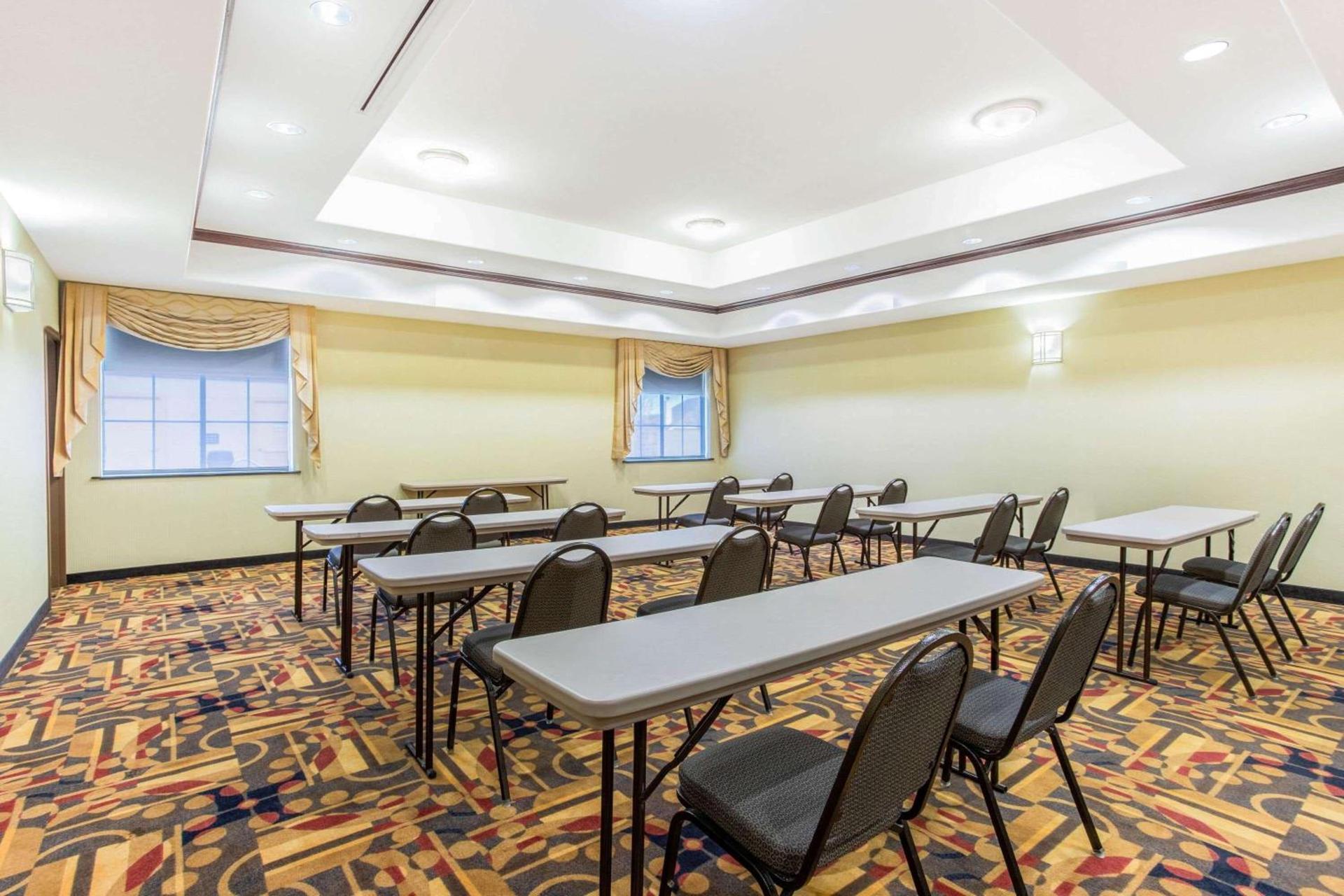 La Quinta by Wyndham Ennis photo 27