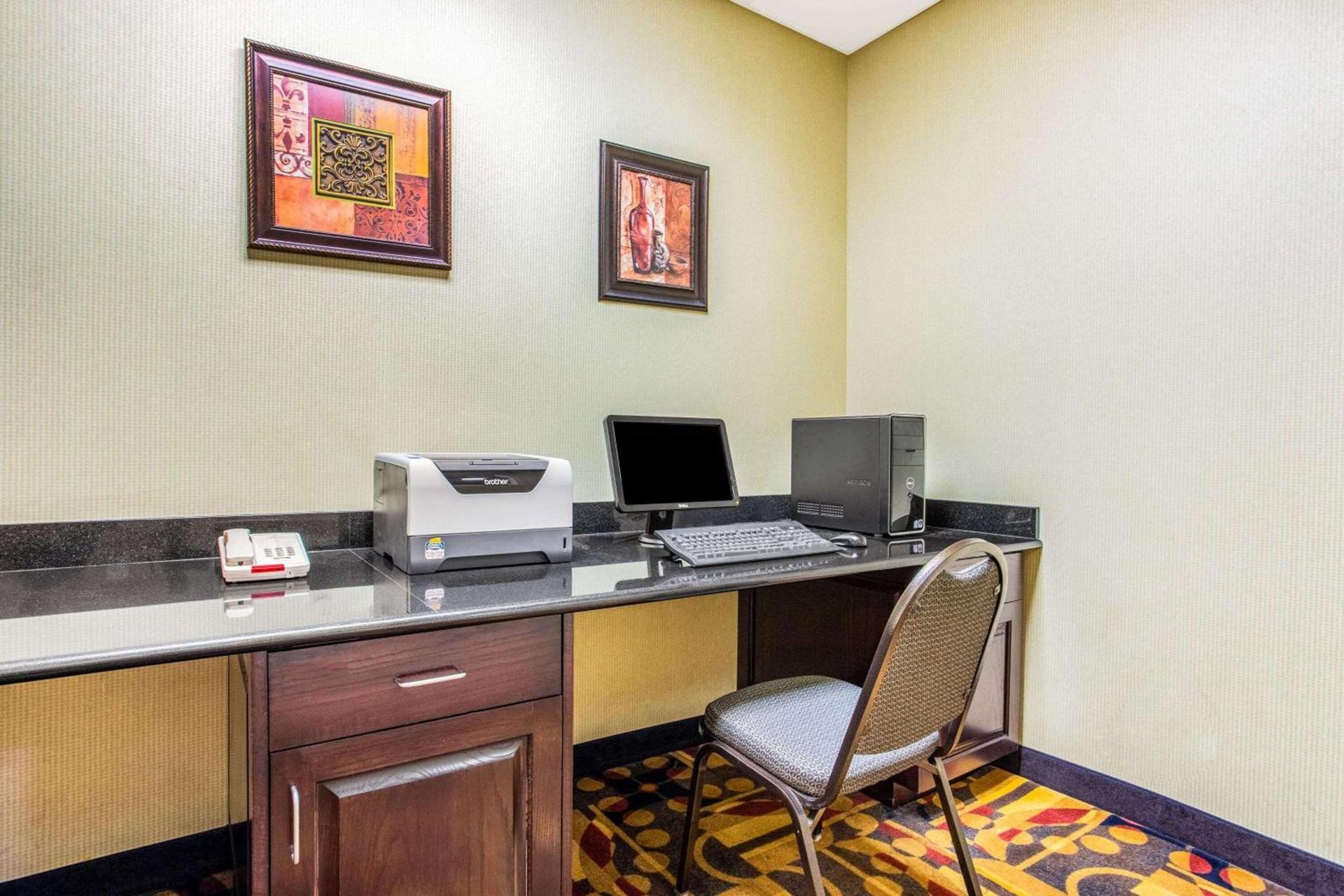 La Quinta by Wyndham Ennis photo 30