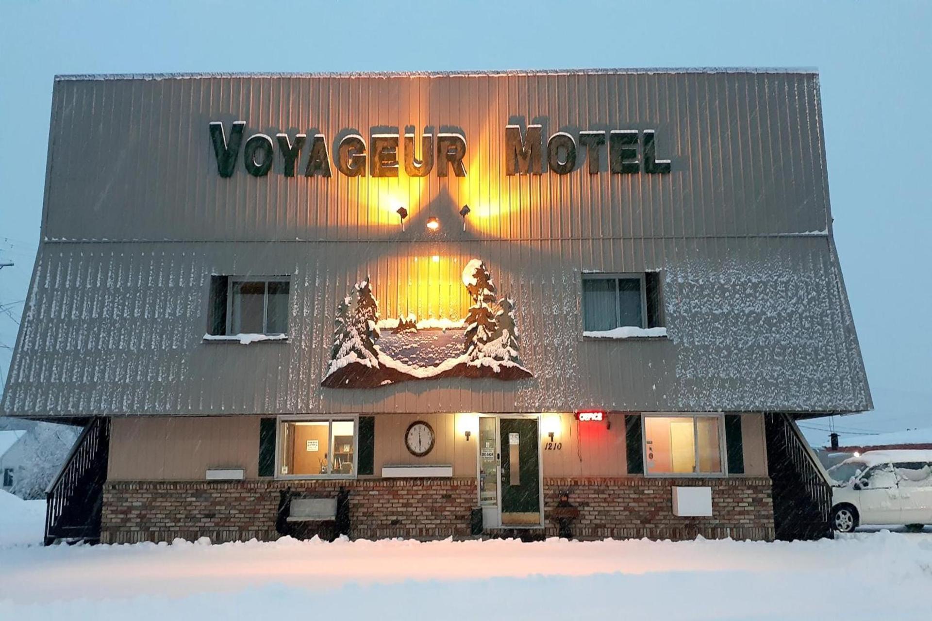Love Hotels Voyageur by OYO at International Falls MN photo 3