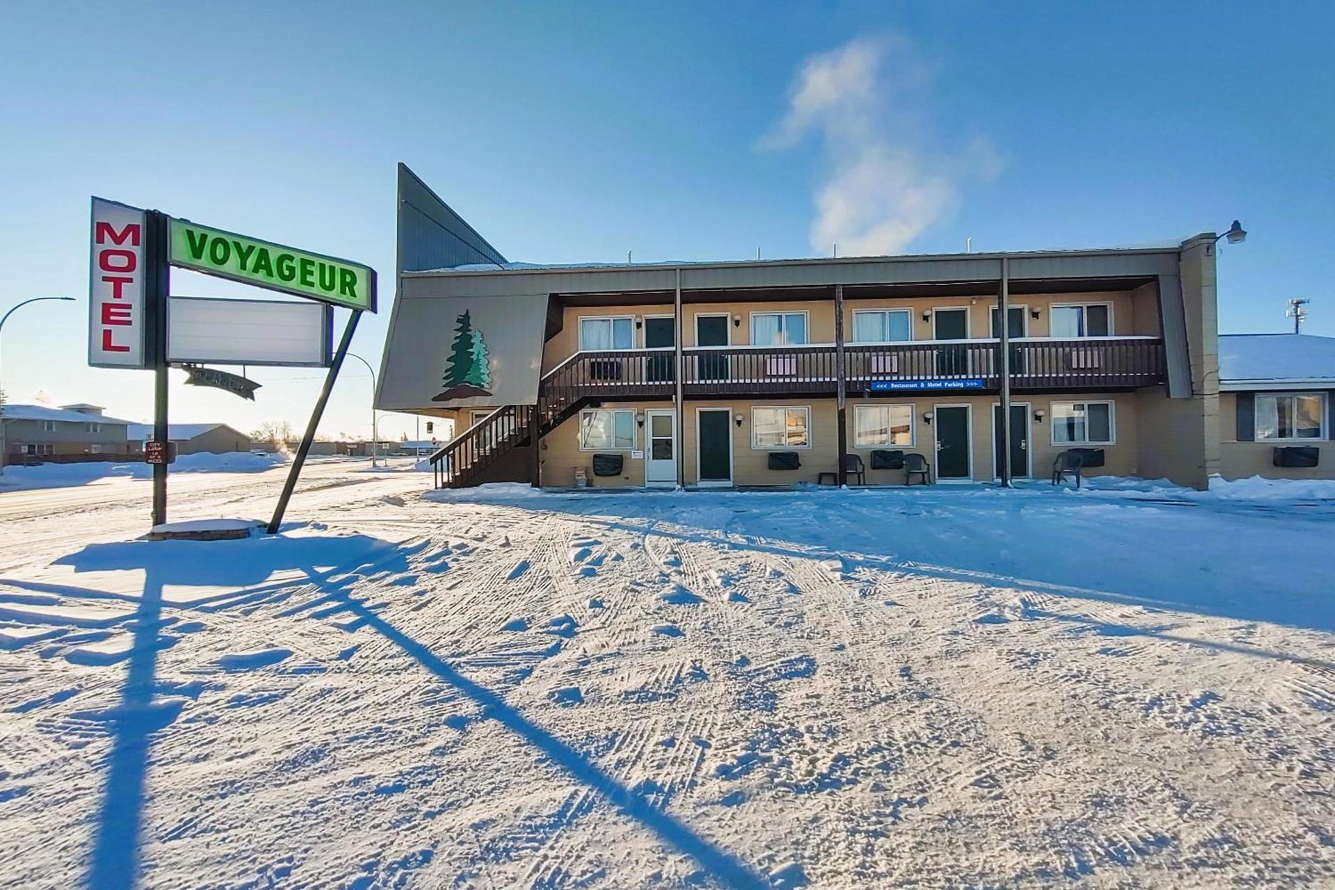 Love Hotels Voyageur by OYO at International Falls MN photo 4