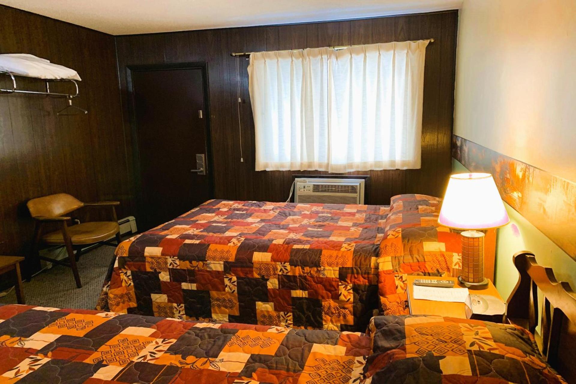Love Hotels Voyageur by OYO at International Falls MN photo 35