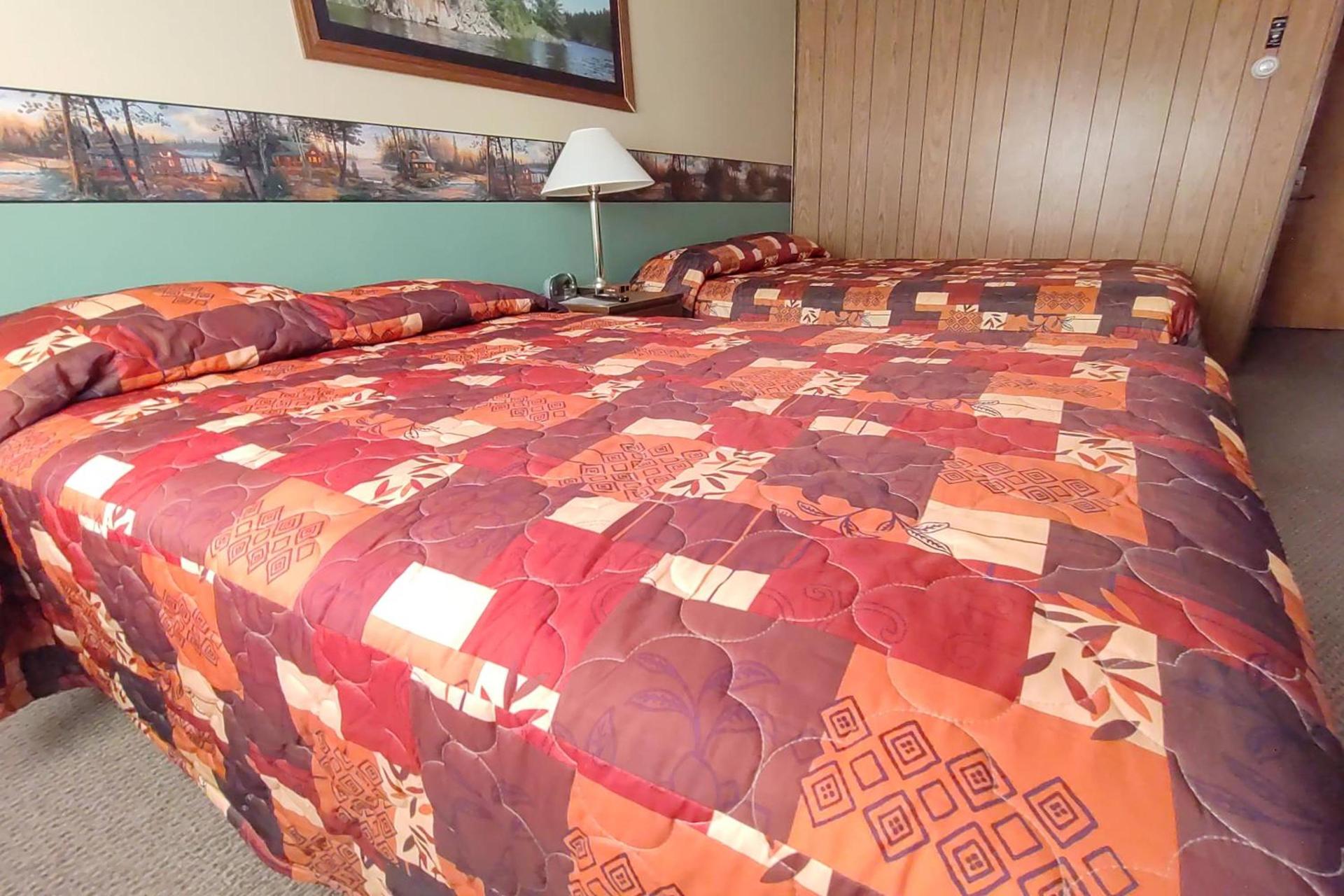 Love Hotels Voyageur by OYO at International Falls MN photo 42