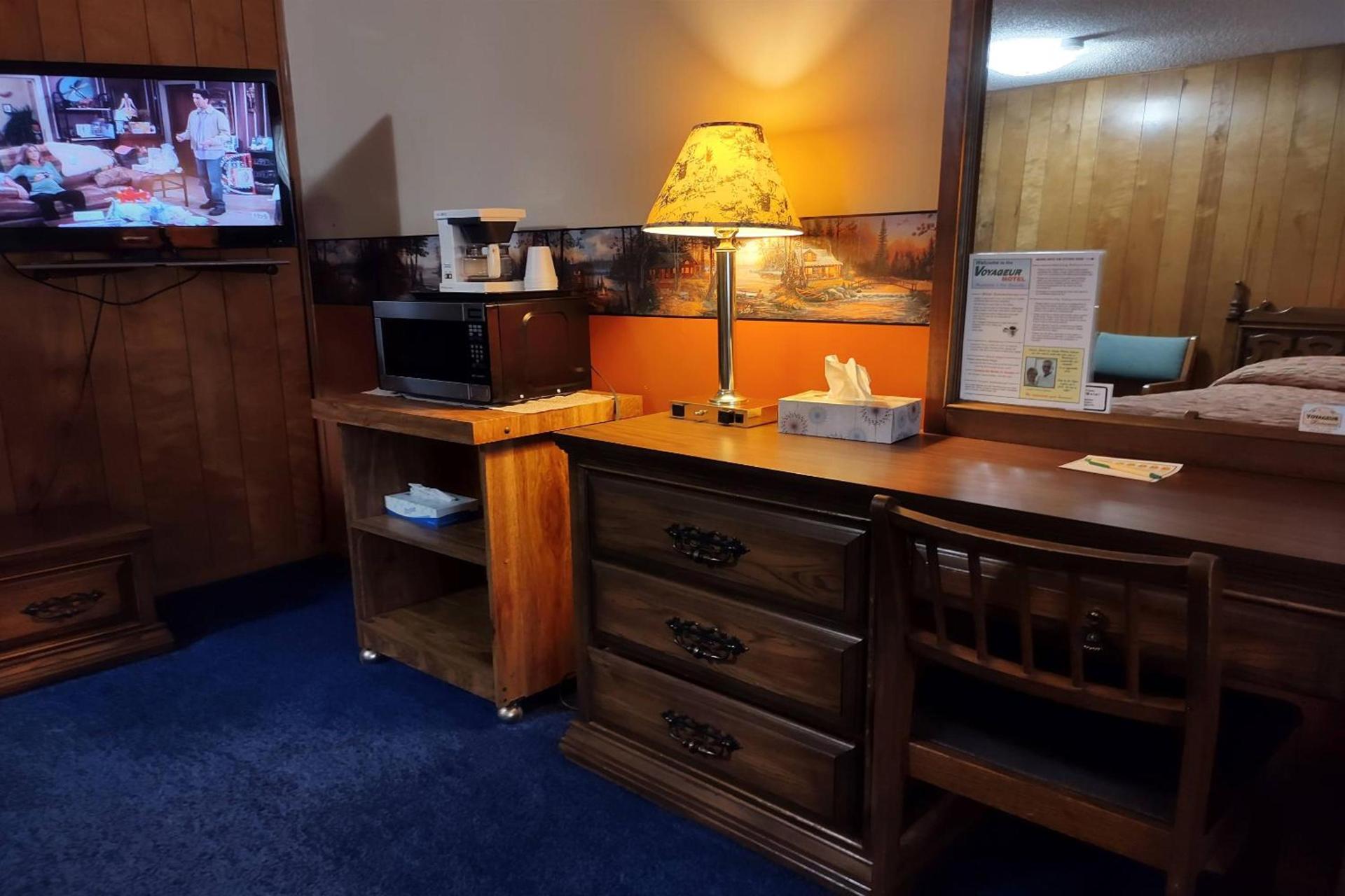 Love Hotels Voyageur by OYO at International Falls MN photo 16