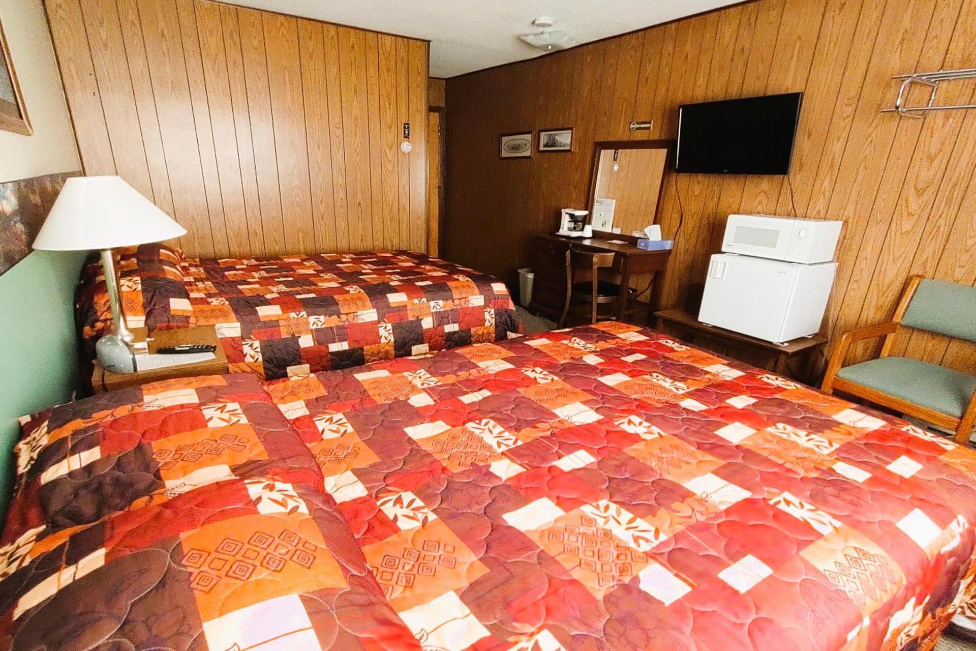 Love Hotels Voyageur by OYO at International Falls MN photo 44