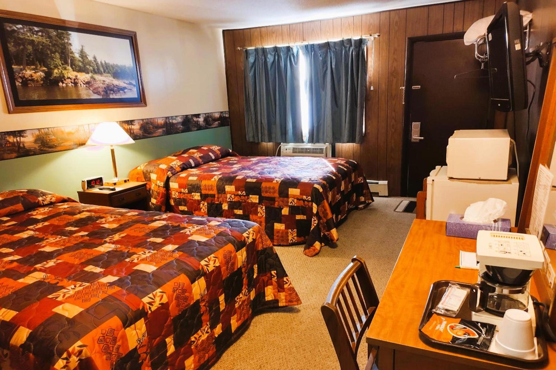 Love Hotels Voyageur by OYO at International Falls MN photo 10