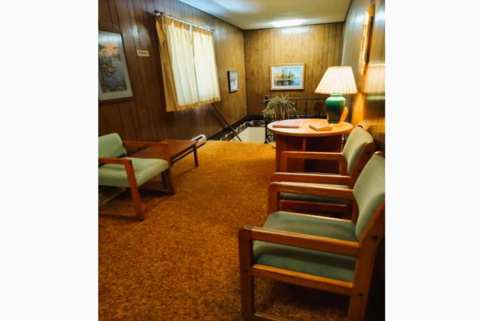 Love Hotels Voyageur by OYO at International Falls MN photo 22