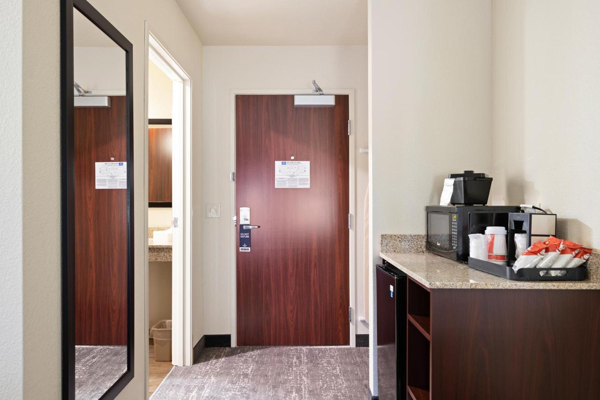 Cobblestone Inn & Suites - Yuma photo 12