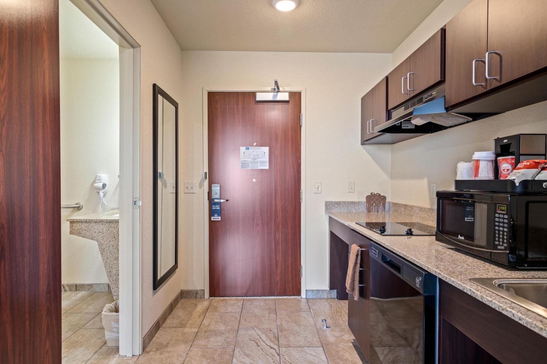 Cobblestone Inn & Suites - Yuma photo 42
