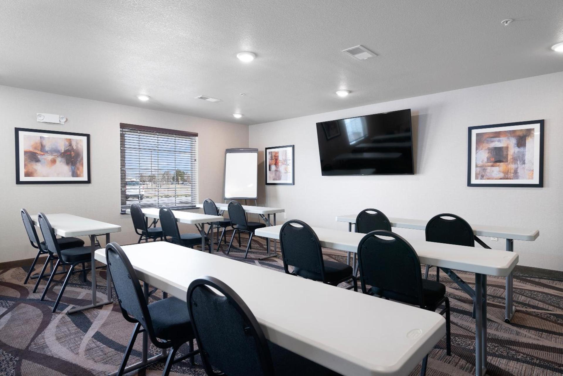 Cobblestone Inn & Suites - Yuma photo 56