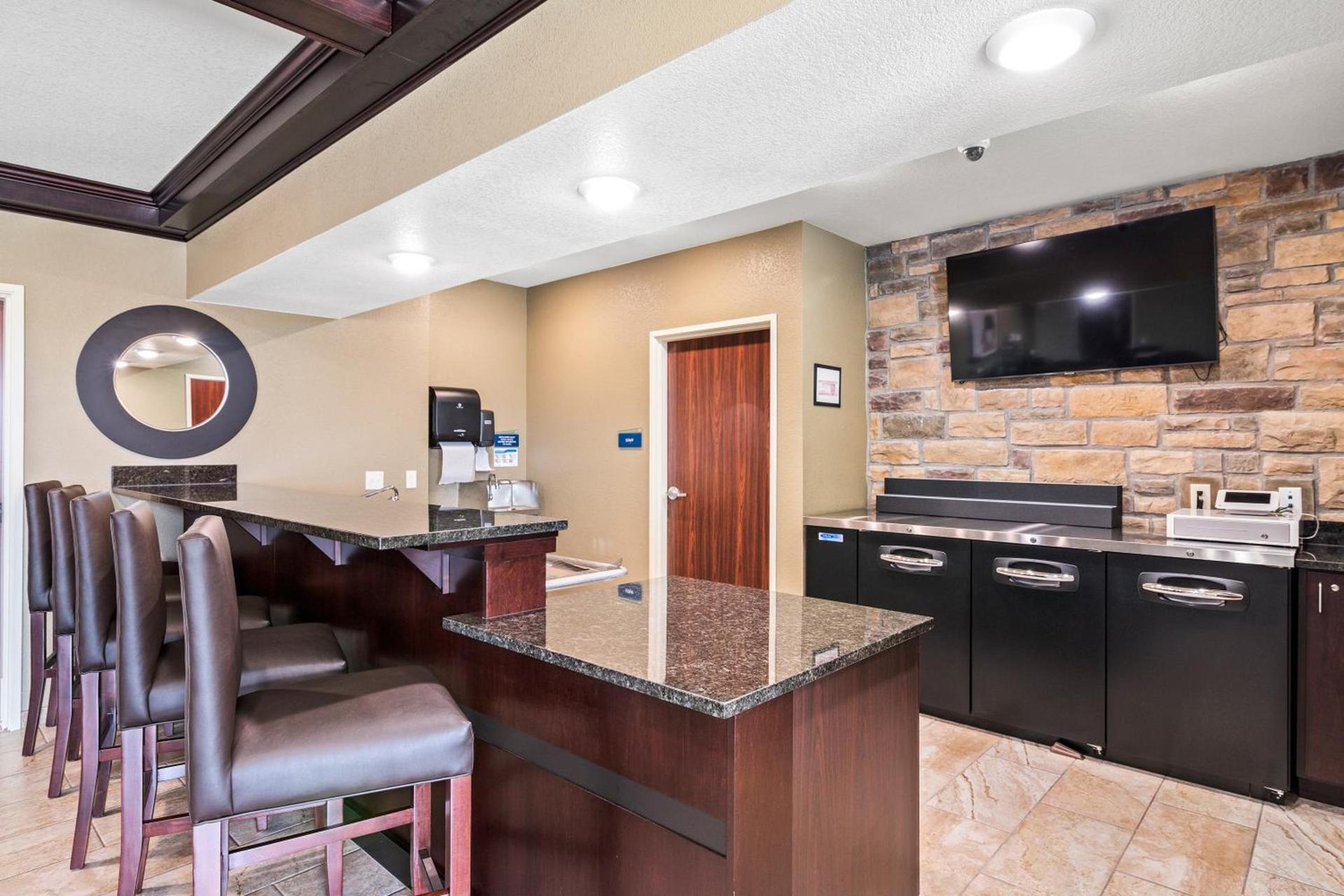 Cobblestone Inn & Suites - Yuma photo 54