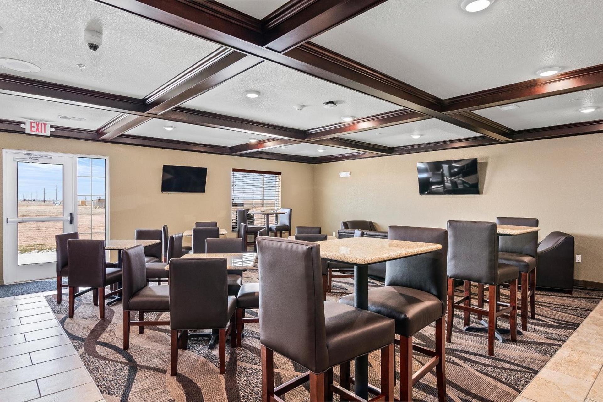 Cobblestone Inn & Suites - Yuma photo 49
