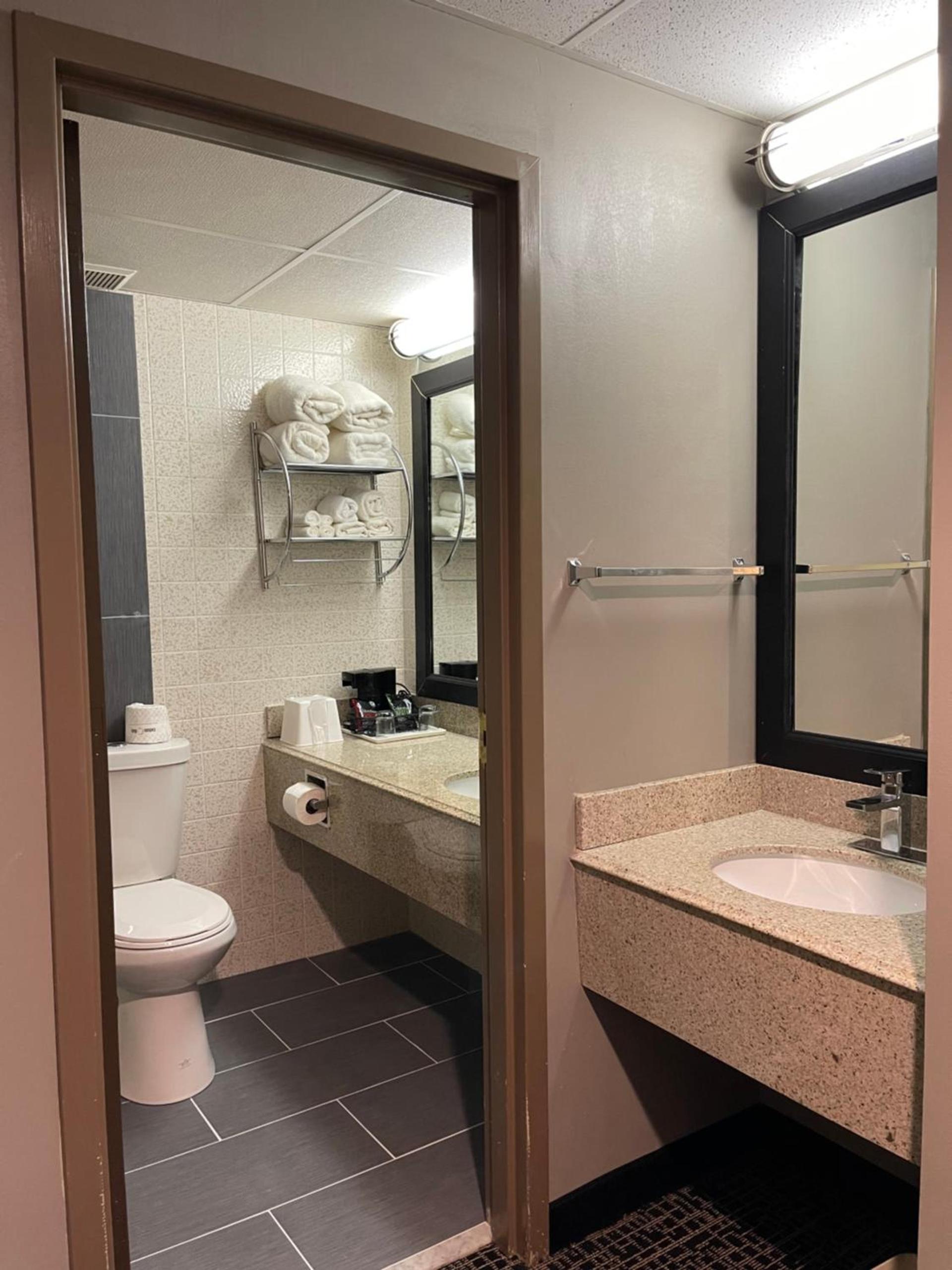 Wingate by Wyndham Lake George photo 48