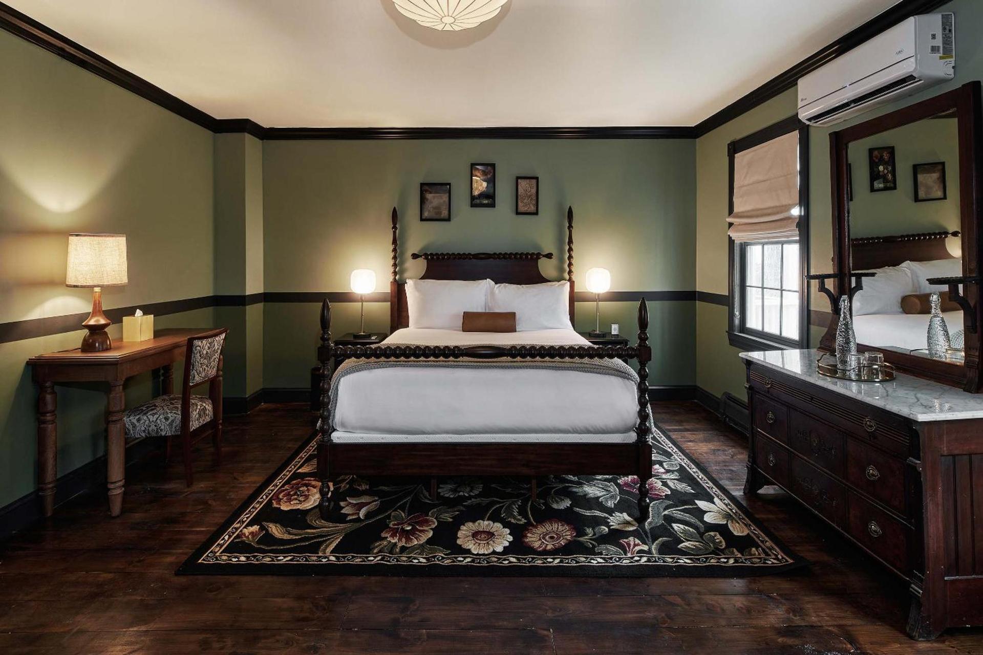 Hideaway Inn Lenox photo 7
