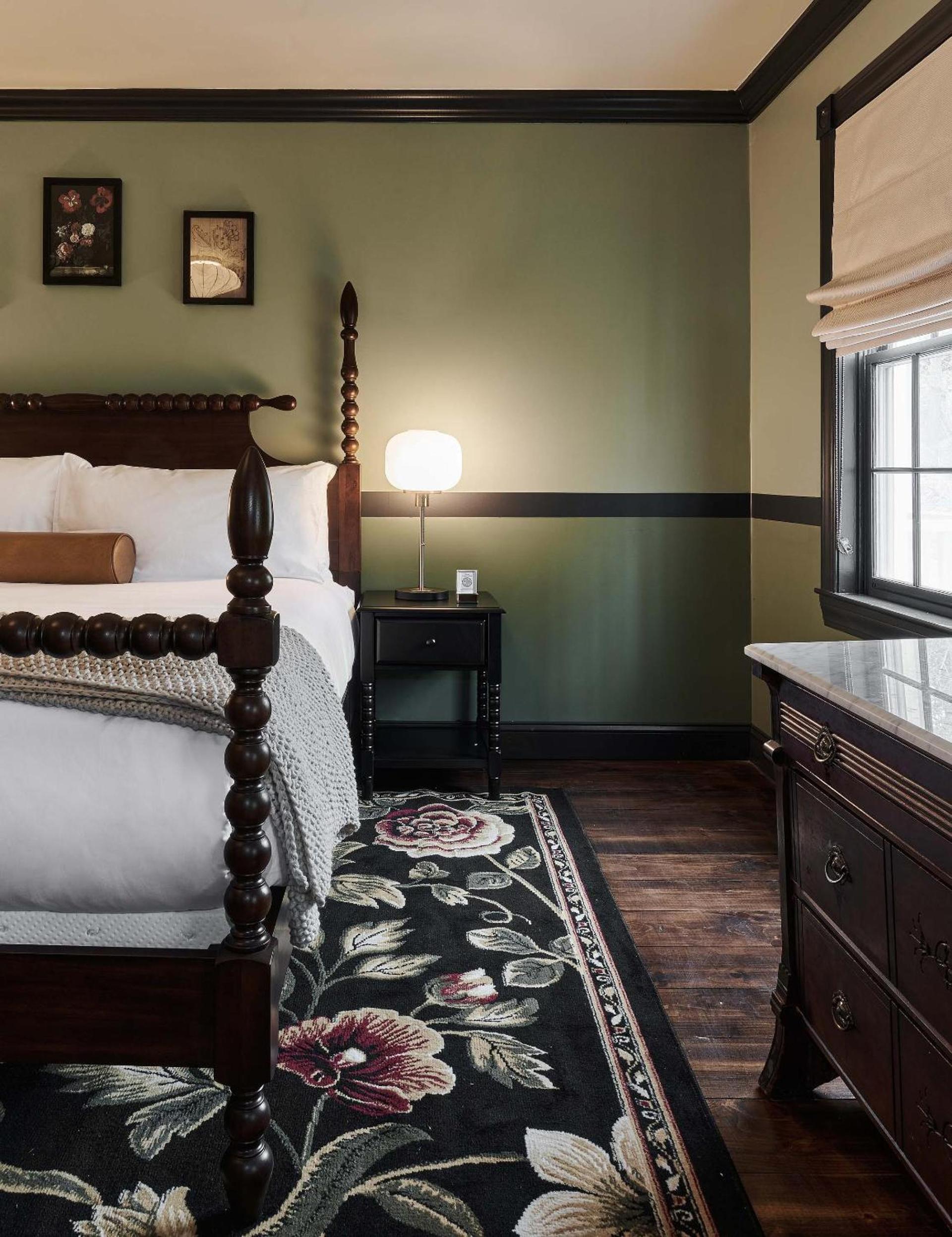 Hideaway Inn Lenox photo 6