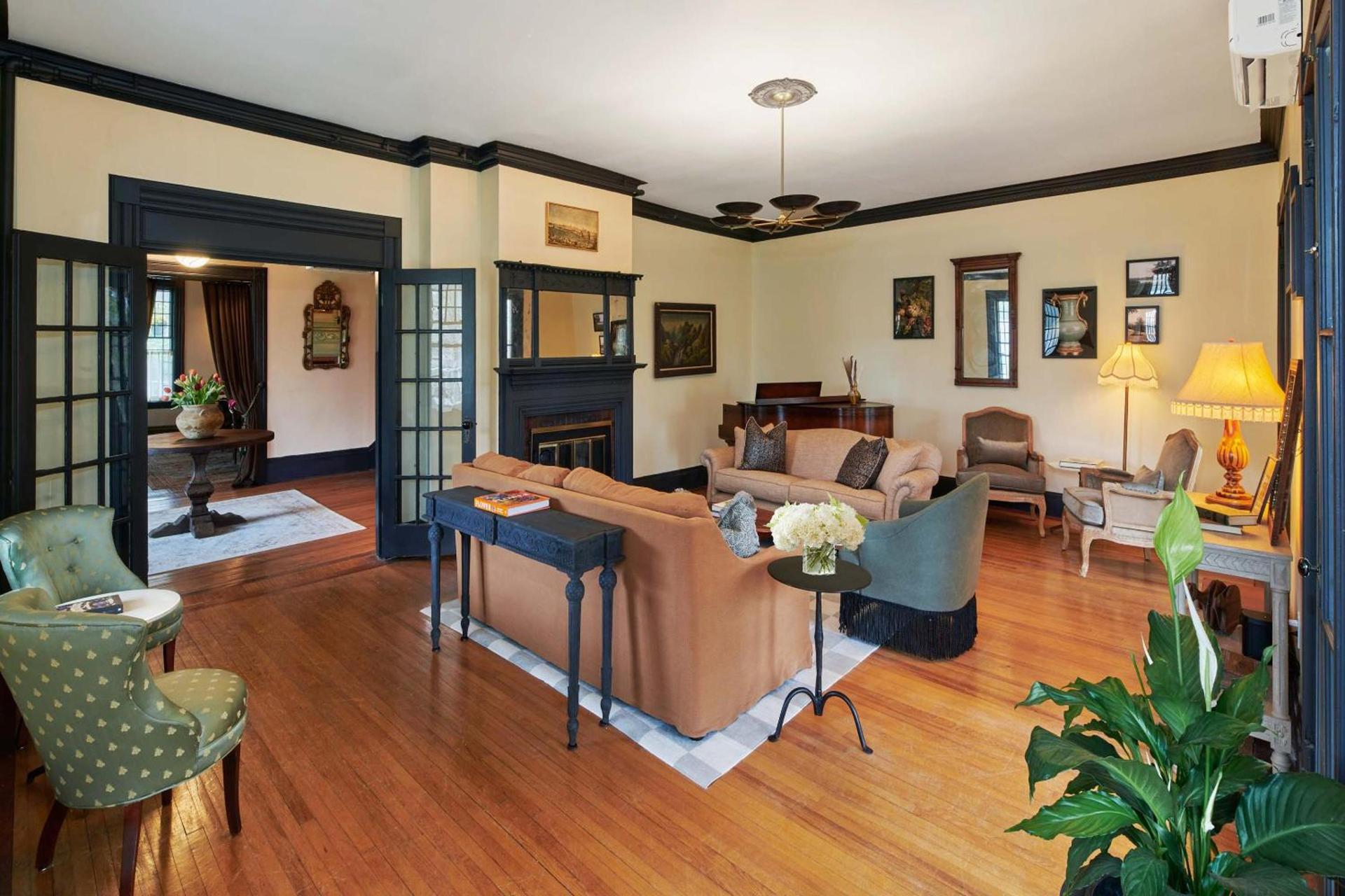 Hideaway Inn Lenox photo 26