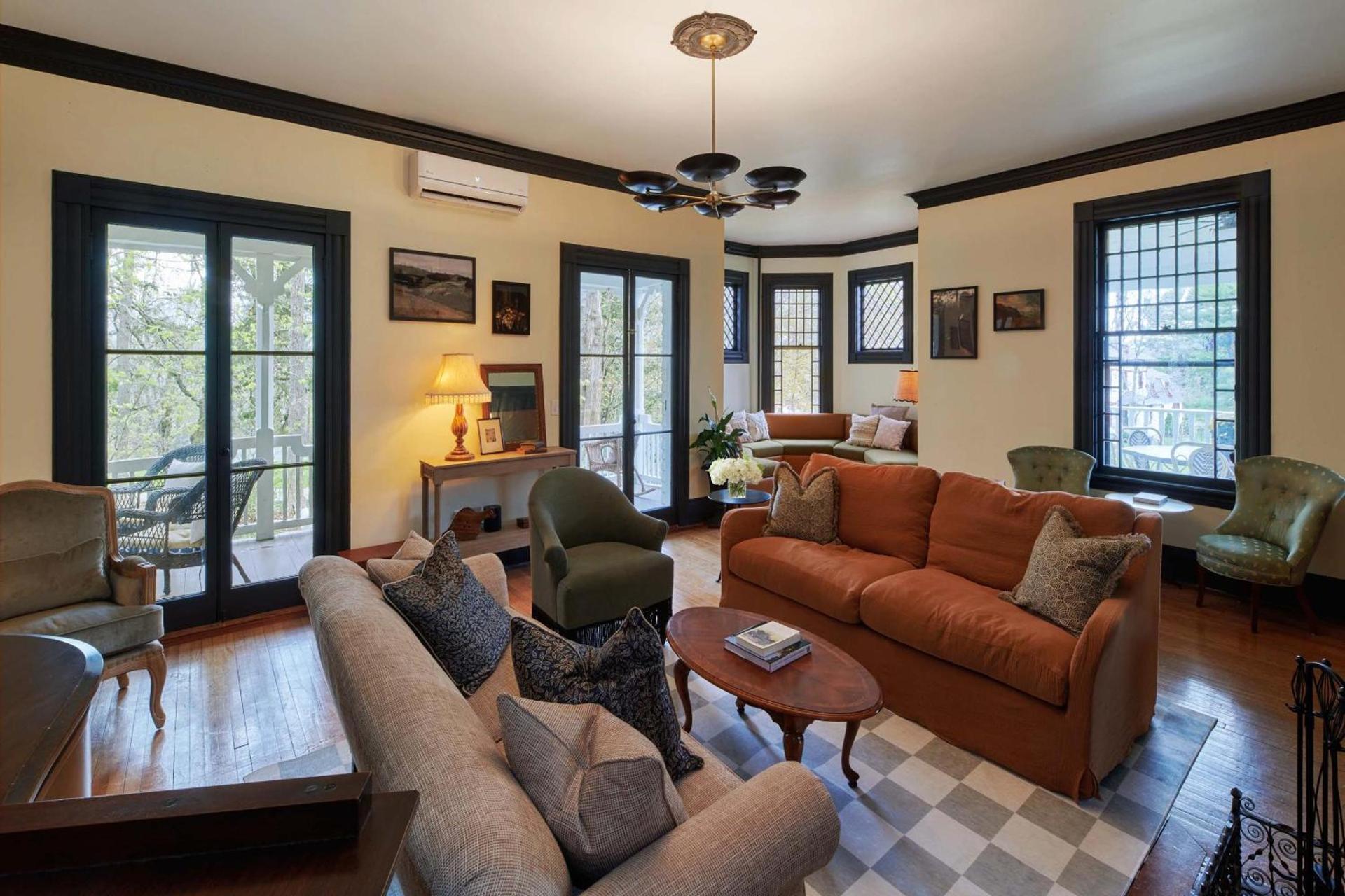 Hideaway Inn Lenox photo 22