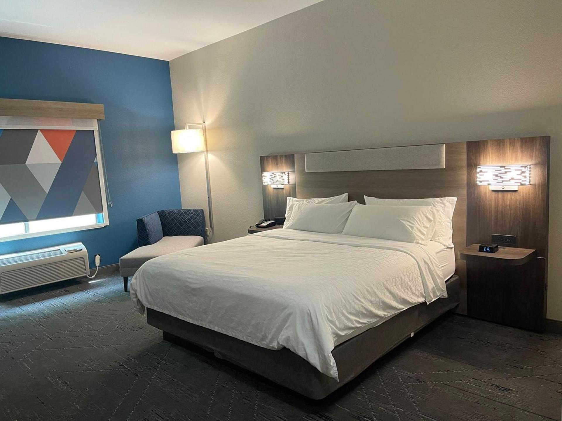 Holiday Inn Express & Suites Ripley by IHG photo 59