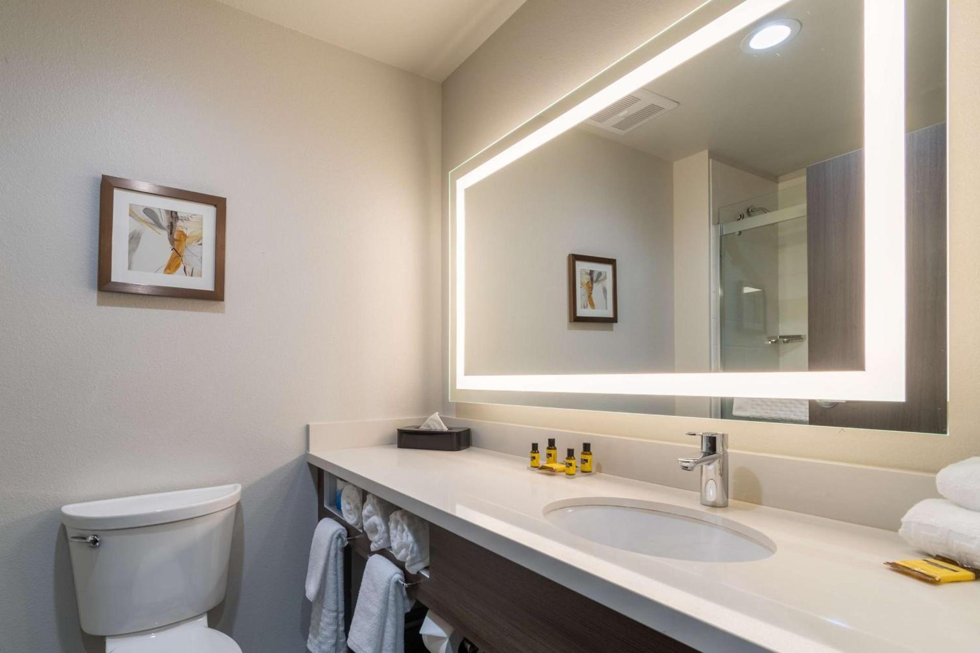 Best Western Plus Tacoma Hotel photo 29
