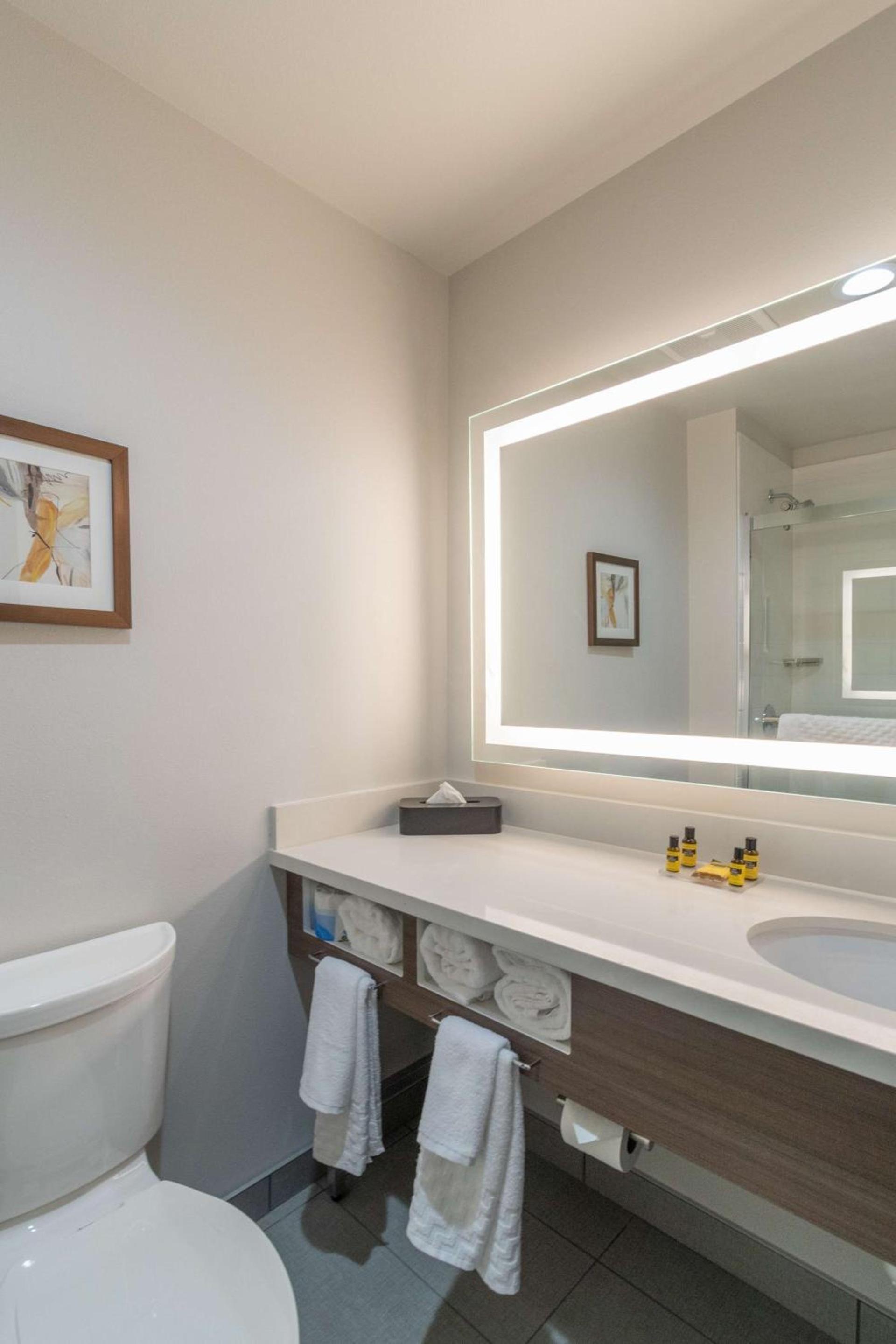 Best Western Plus Tacoma Hotel photo 30