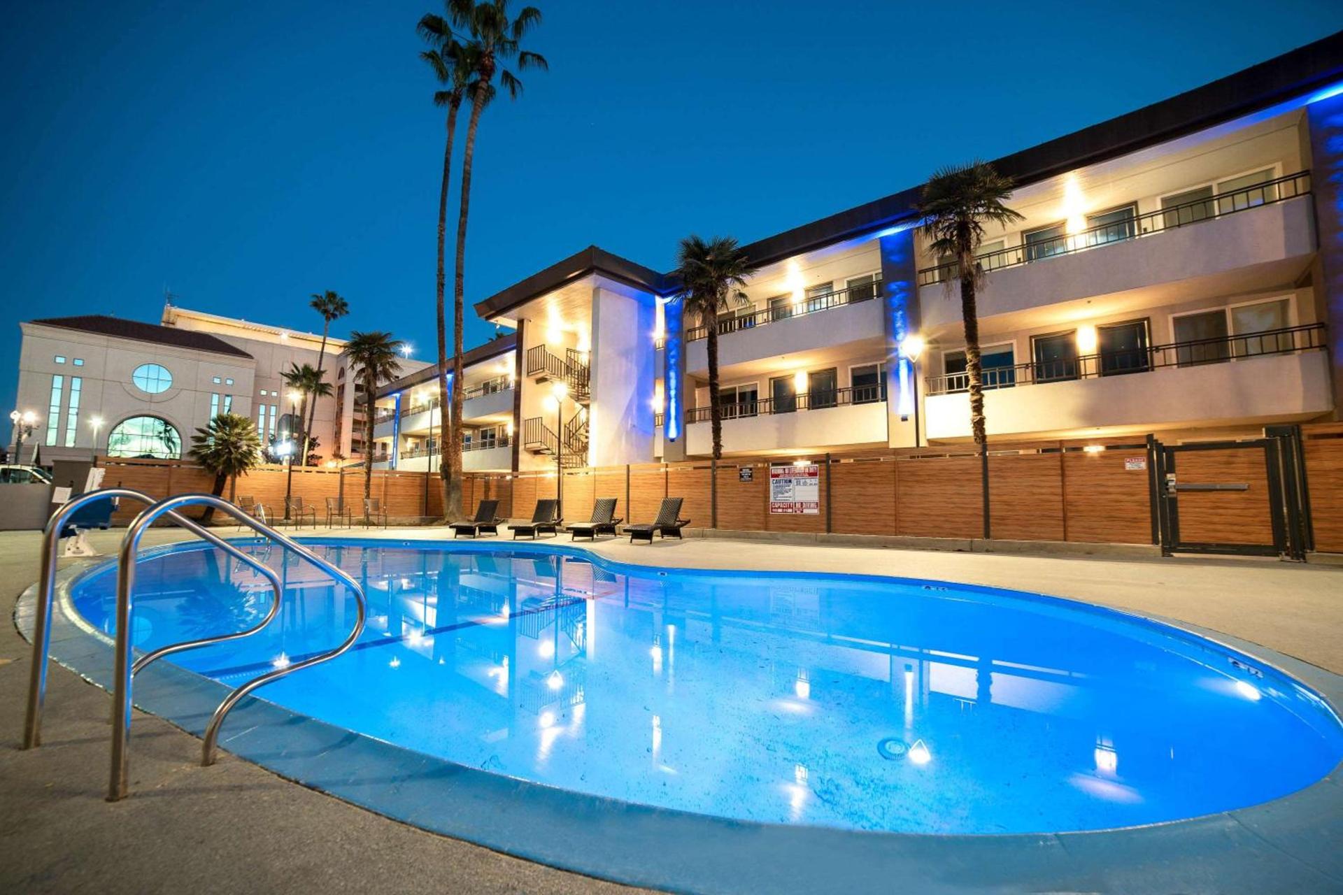 Studio 6 Suites Stockton, CA Waterfront photo 2