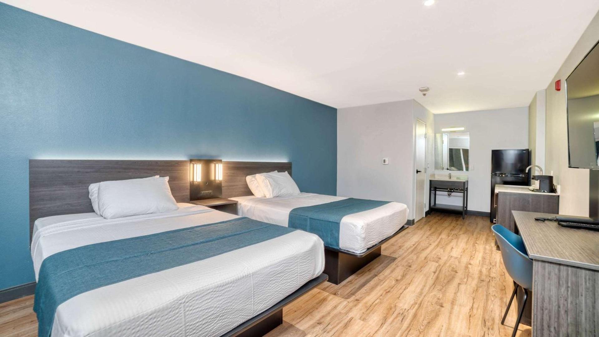Studio 6 Suites Stockton, CA Waterfront photo 7