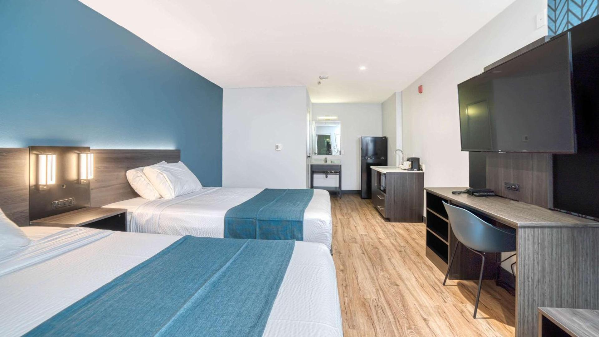 Studio 6 Suites Stockton, CA Waterfront photo 8