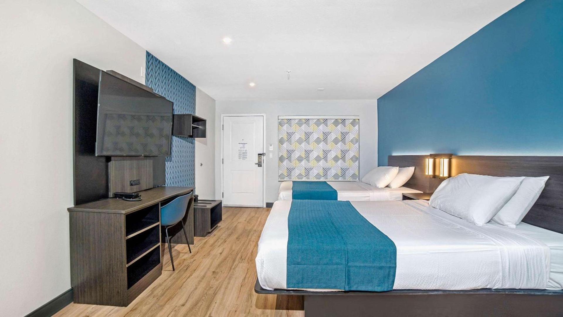Studio 6 Suites Stockton, CA Waterfront photo 9