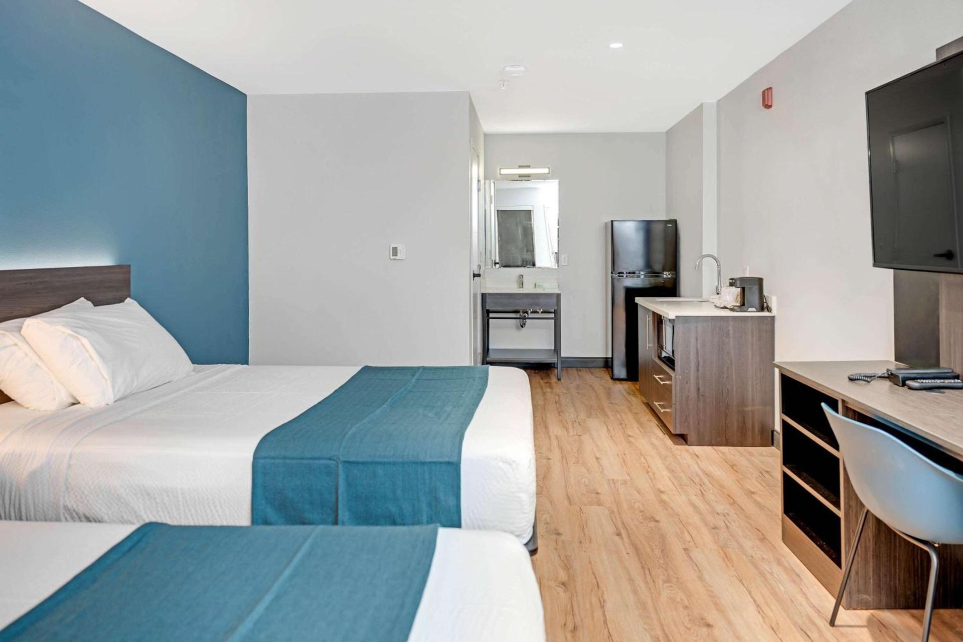 Studio 6 Suites Stockton, CA Waterfront photo 10