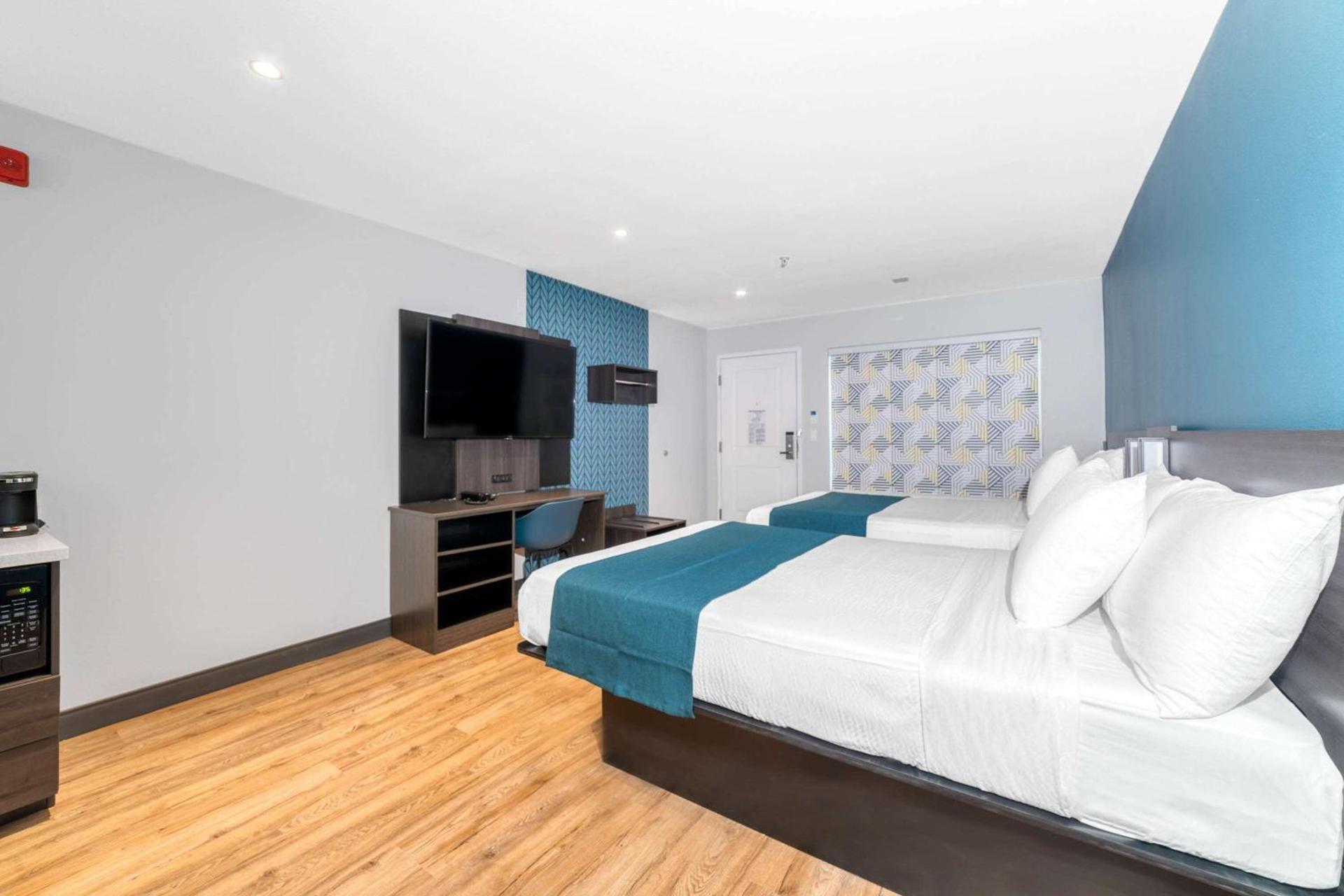 Studio 6 Suites Stockton, CA Waterfront photo 13