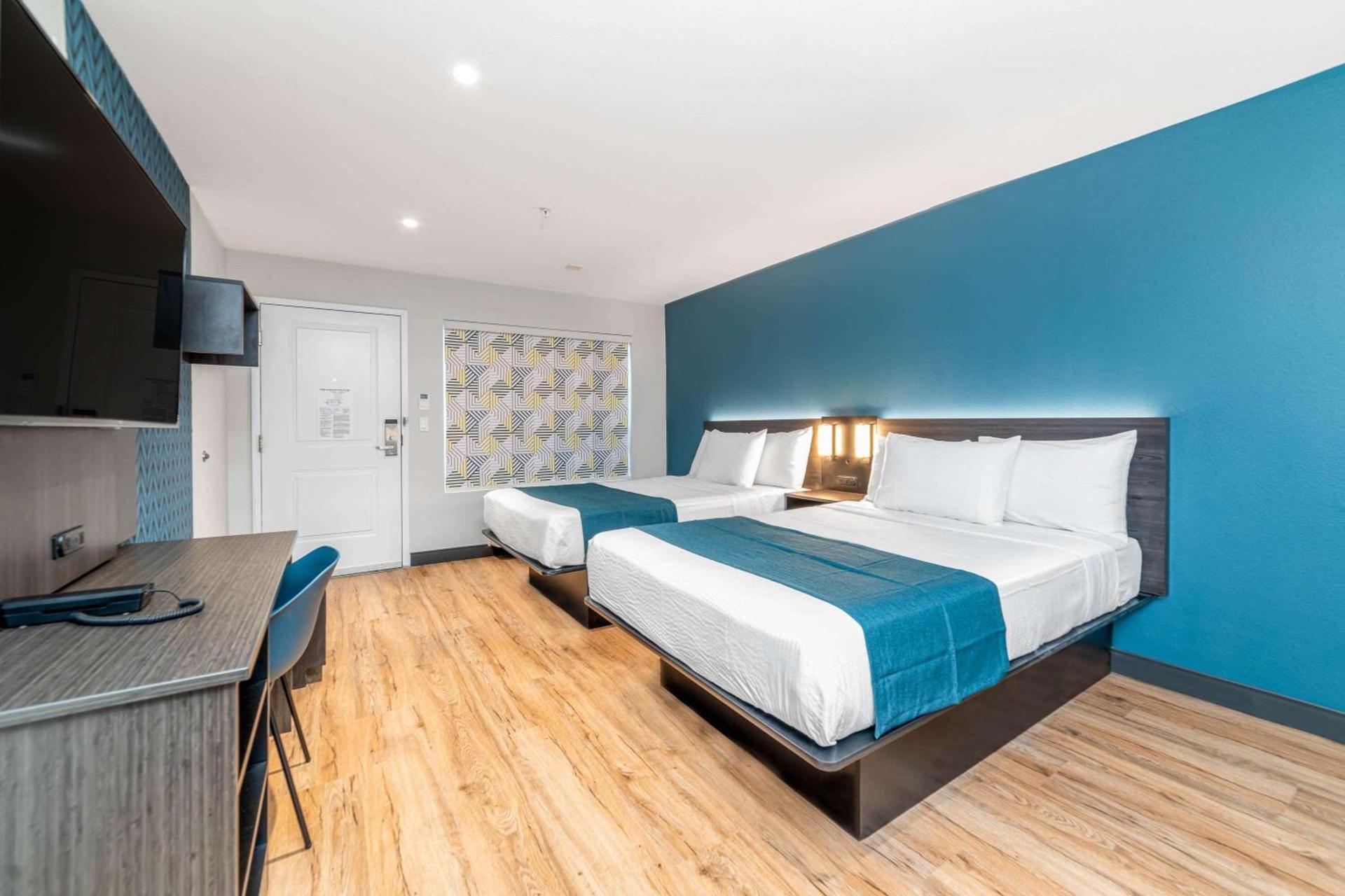 Studio 6 Suites Stockton, CA Waterfront photo 14