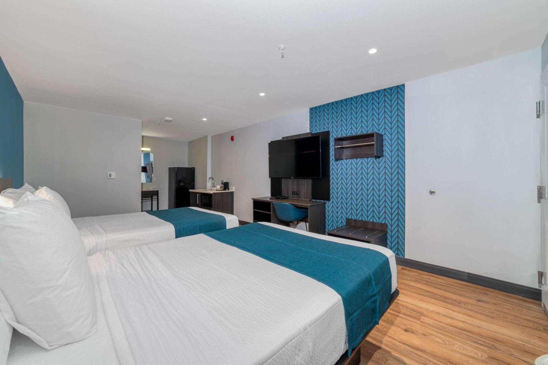 Studio 6 Suites Stockton, CA Waterfront photo 16