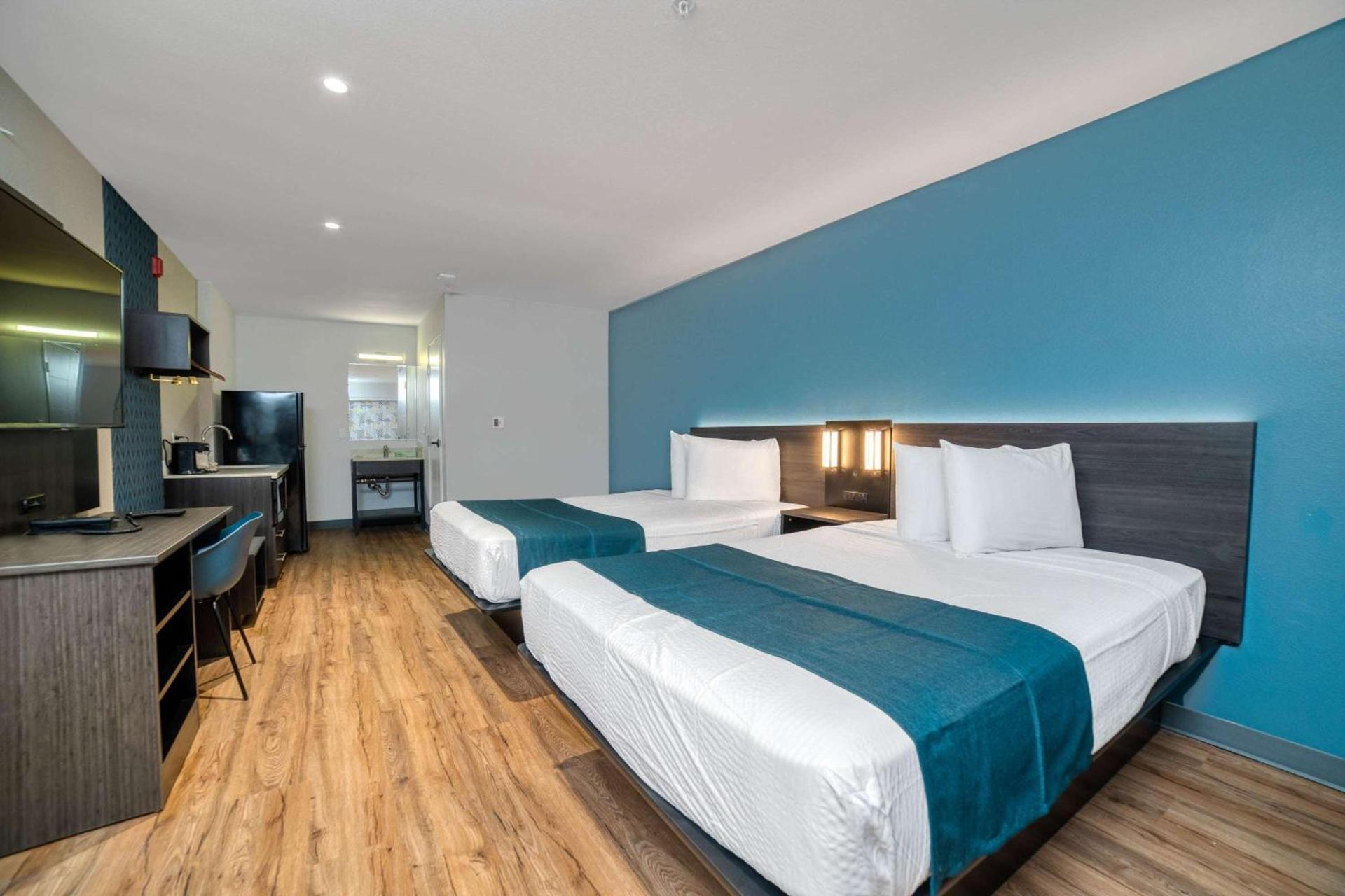 Studio 6 Suites Stockton, CA Waterfront photo 17