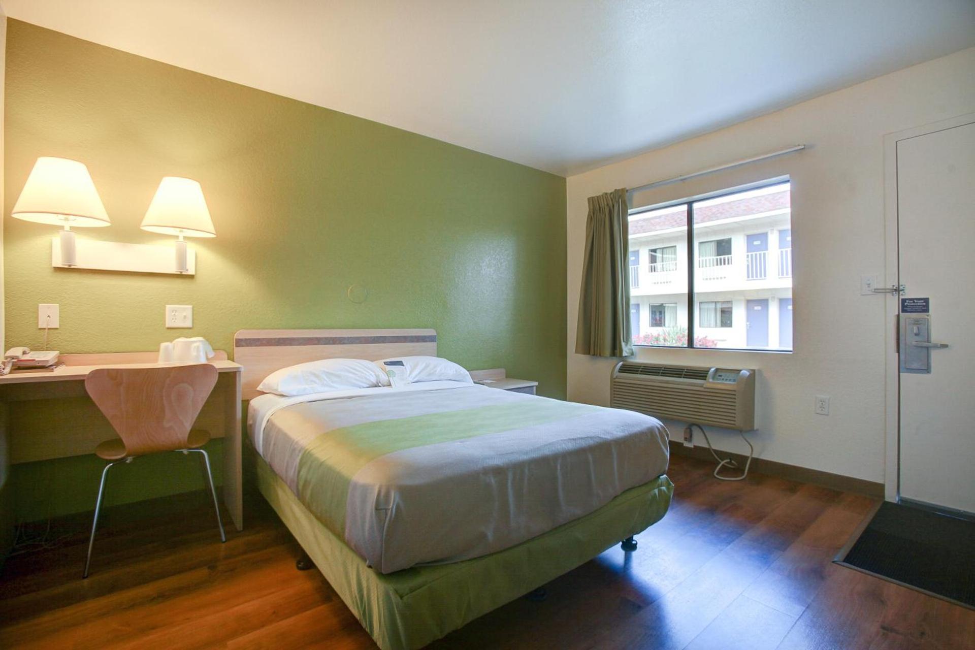 Motel 6-Elkton, MD photo 12