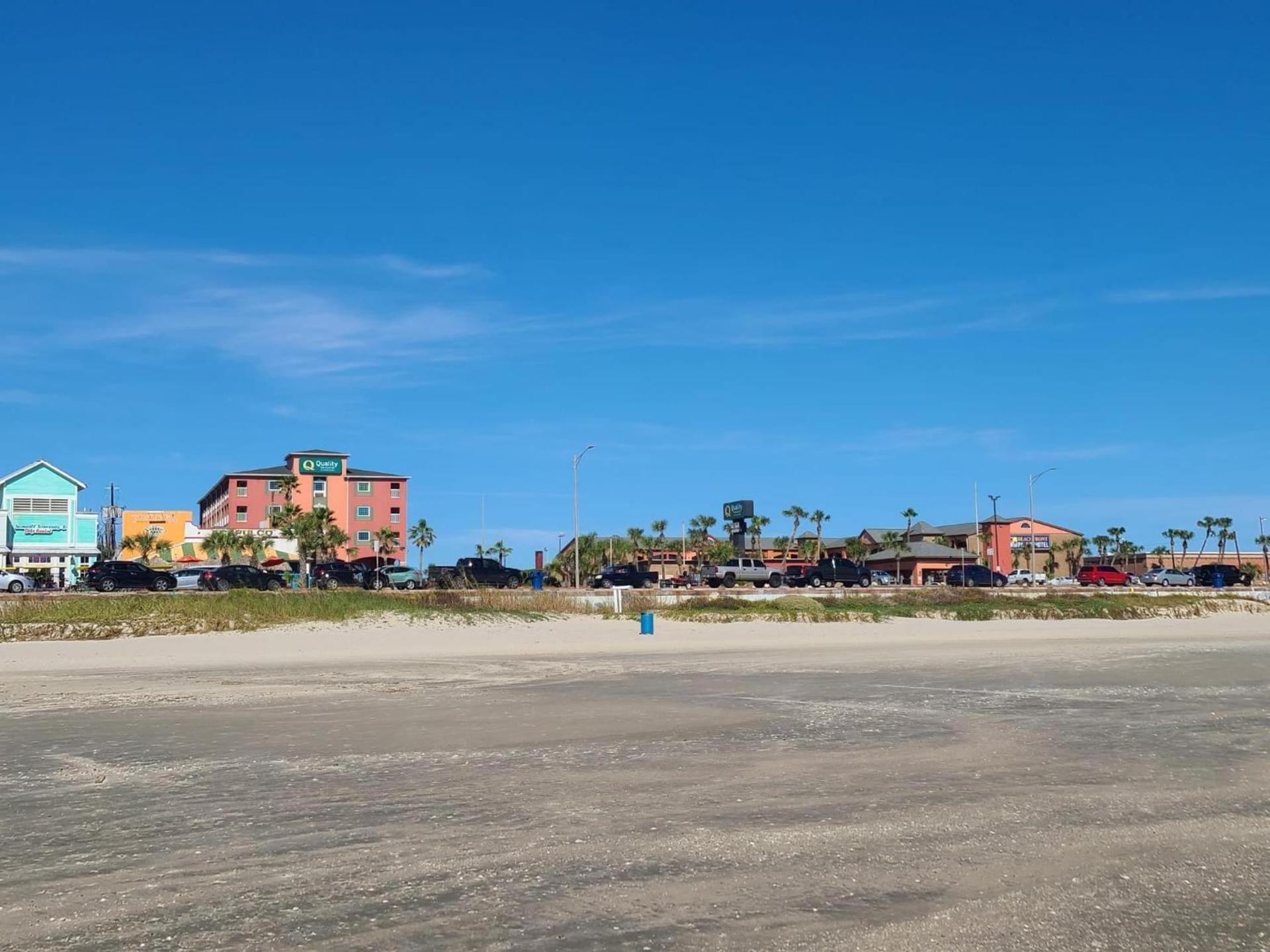 Beachfront Palms Resort Galveston, an Ascend Collection Hotel photo 8