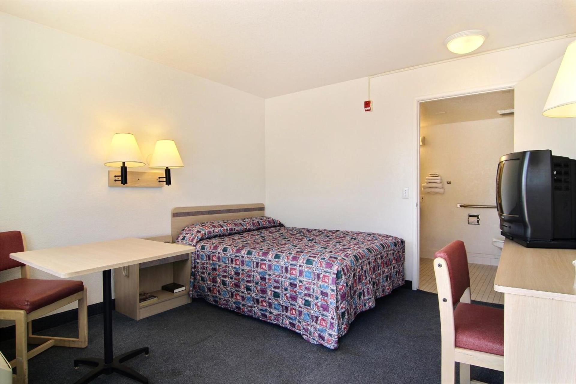 Motel 6-Santa Rosa, NM photo 35