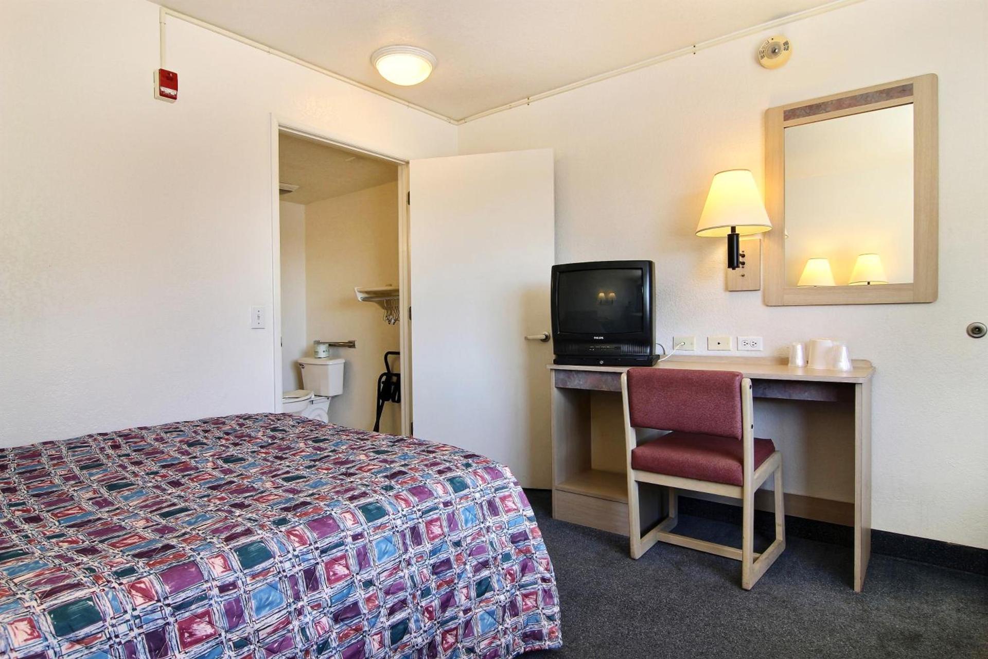 Motel 6-Santa Rosa, NM photo 37